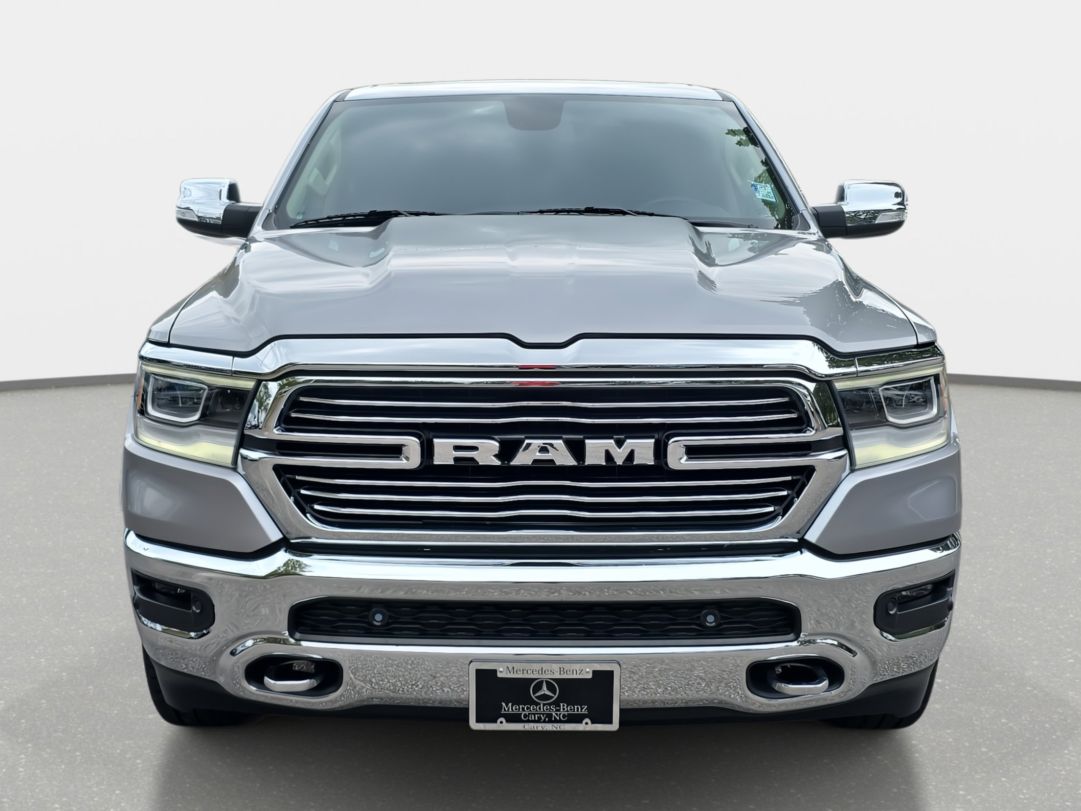 2019 Ram 1500 Laramie photo 2