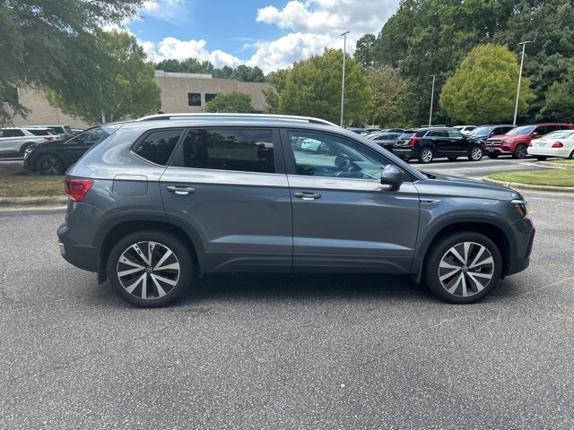 2024 Volkswagen Taos SE photo 4