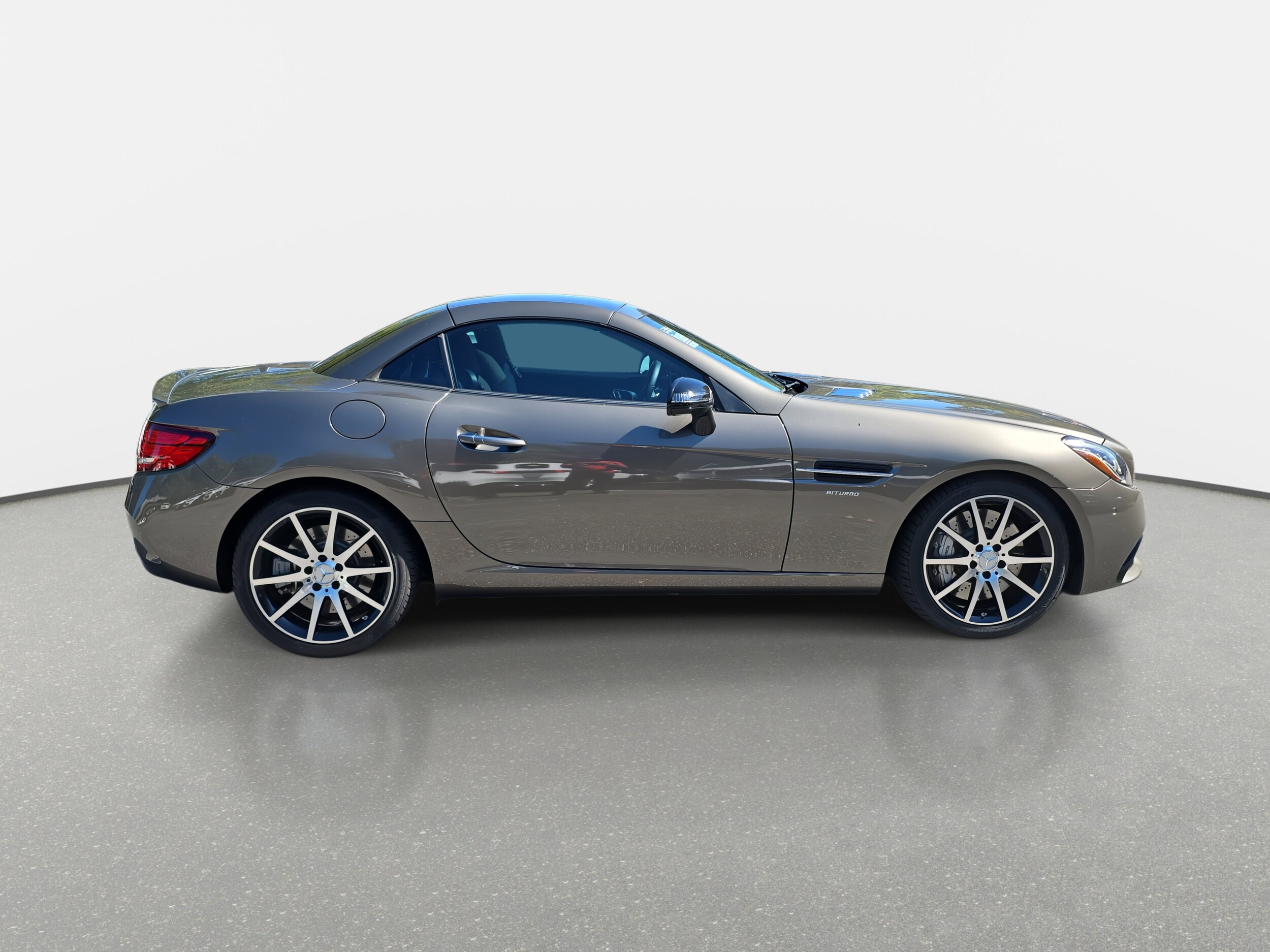 2017 Mercedes Benz SLC AMG 43 photo 4