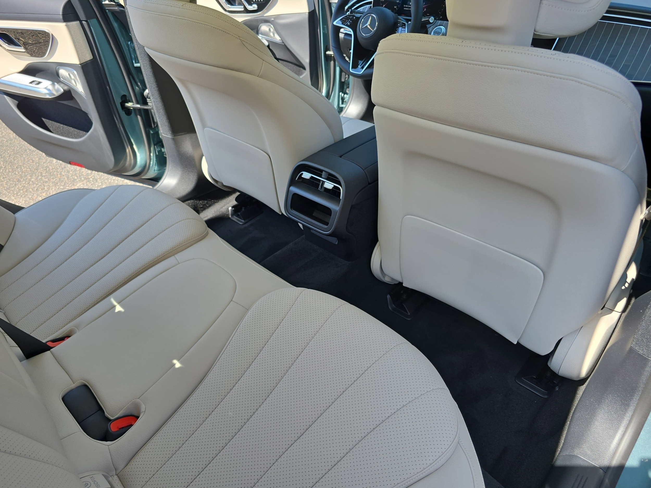 2026 Mercedes-Benz E-Class E350 - Photo 11
