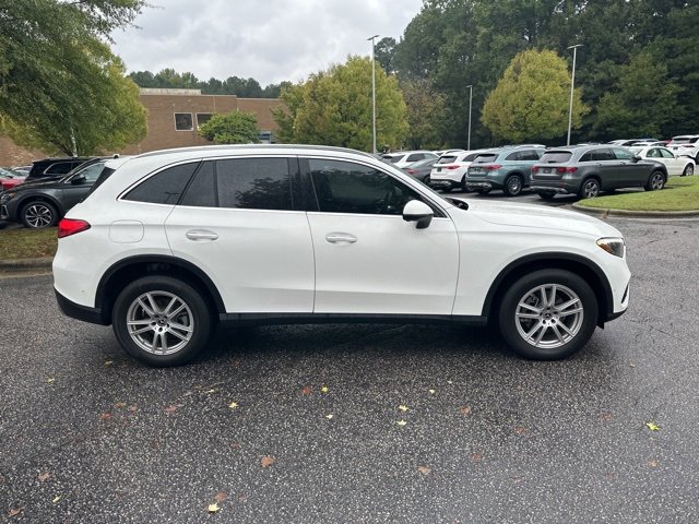 2025 Mercedes Benz GLC 300 4MATIC photo 3