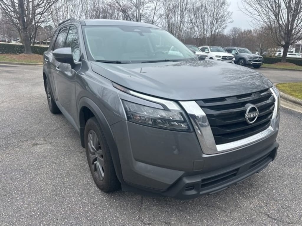 Used 2024 Nissan Pathfinder SV SUV