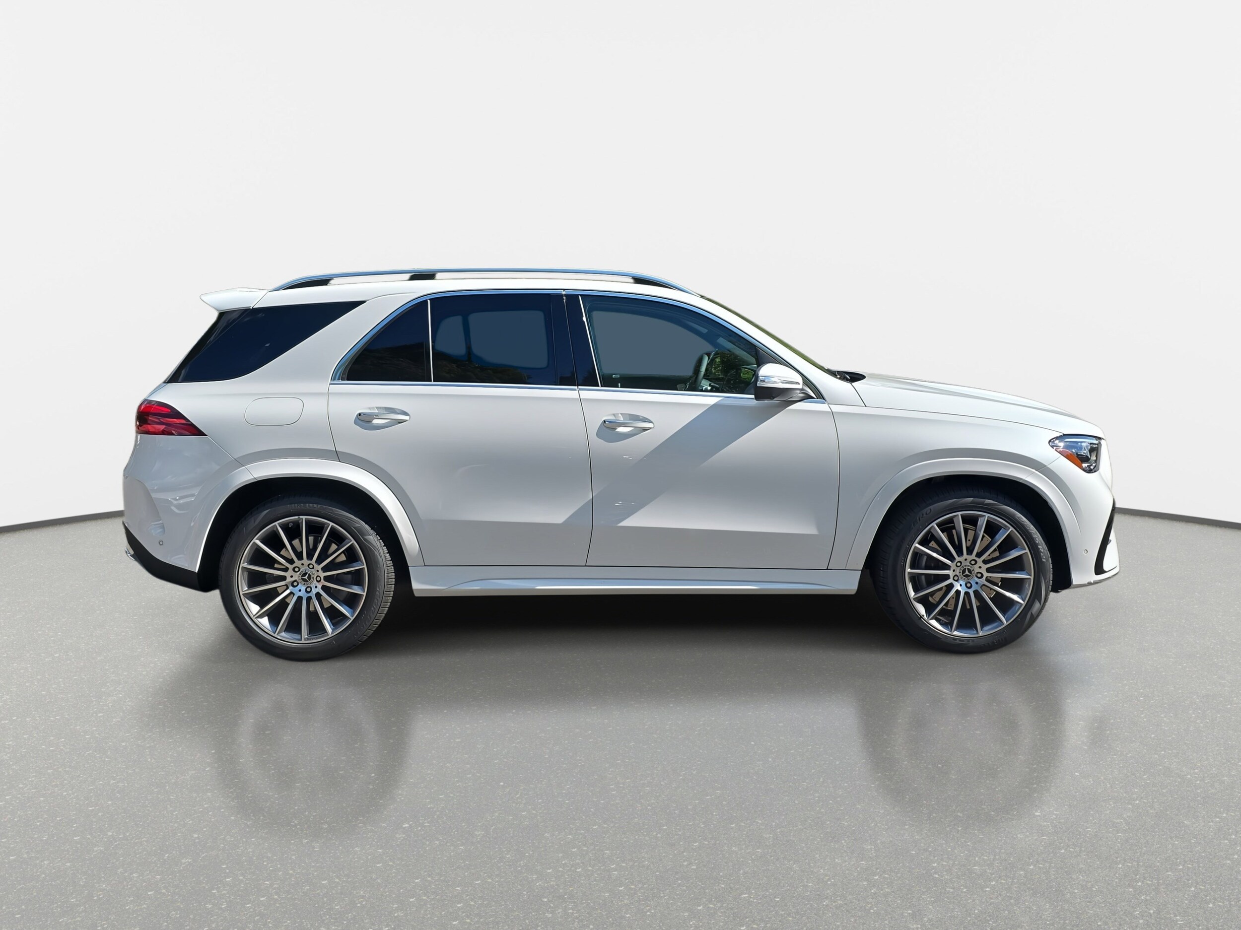 2026 Mercedes Benz GLE 450 4MATIC photo 2