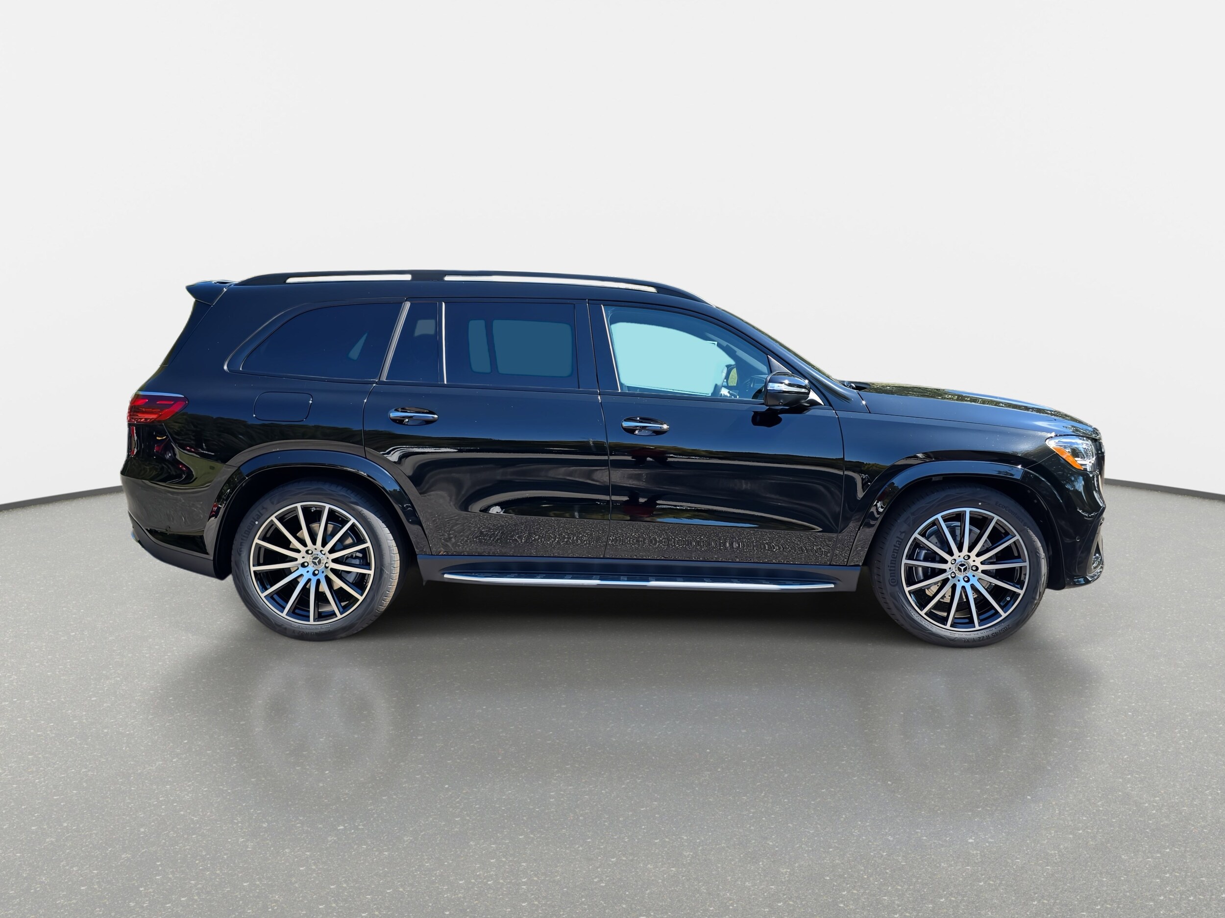 2026 Mercedes Benz GLS 450 4MATIC photo 3