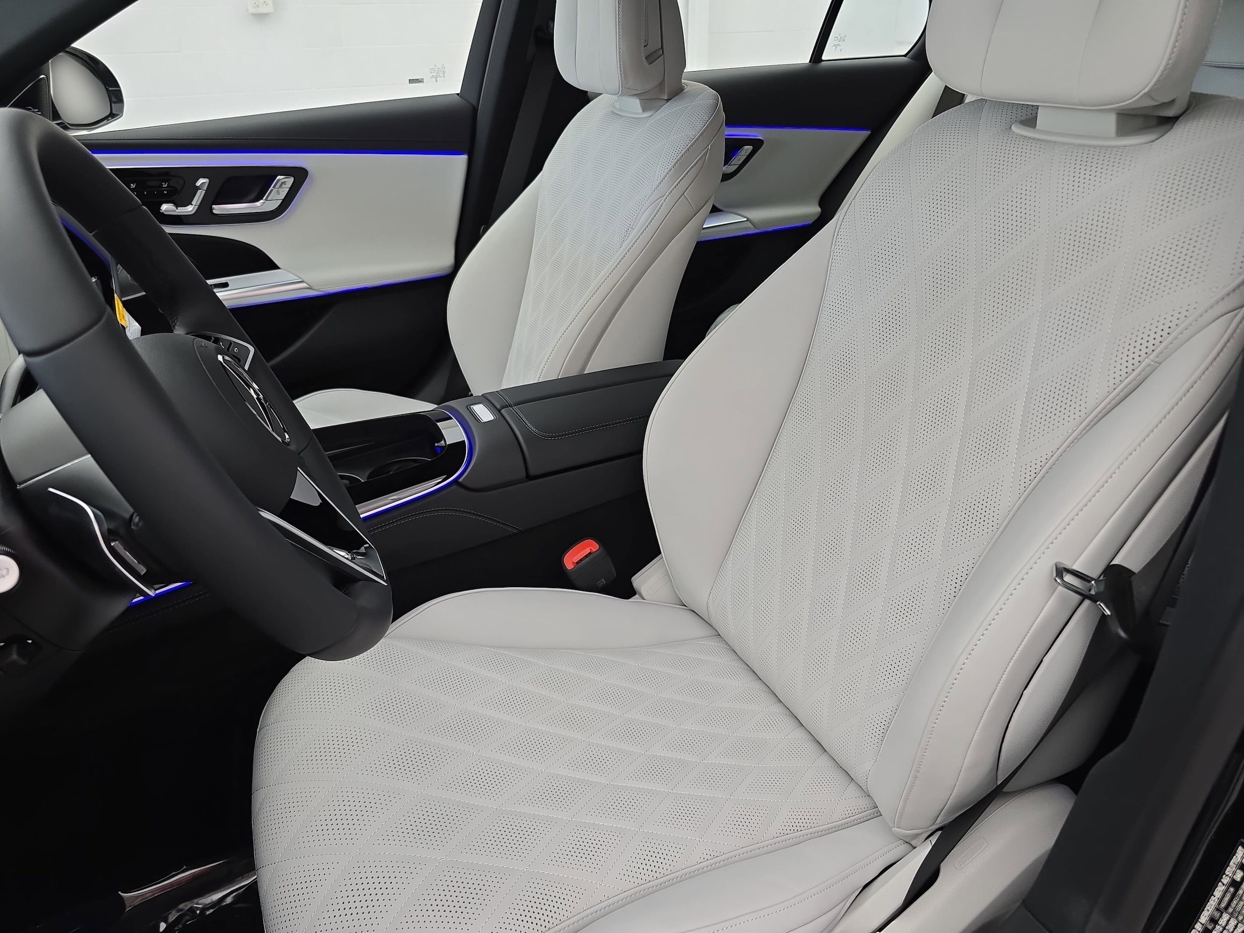 2026 Mercedes-Benz E-Class E350 - Photo 15