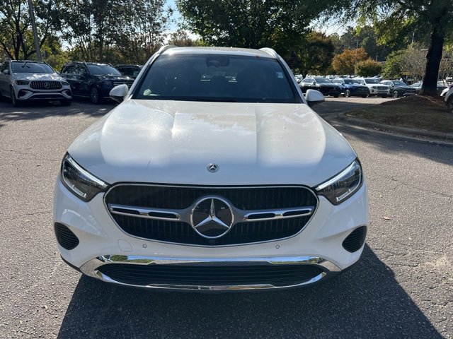 2025 Mercedes Benz GLC 300 photo 2