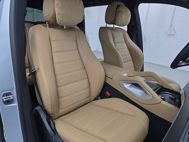 2026 Mercedes-Benz GLS Base - Photo 10