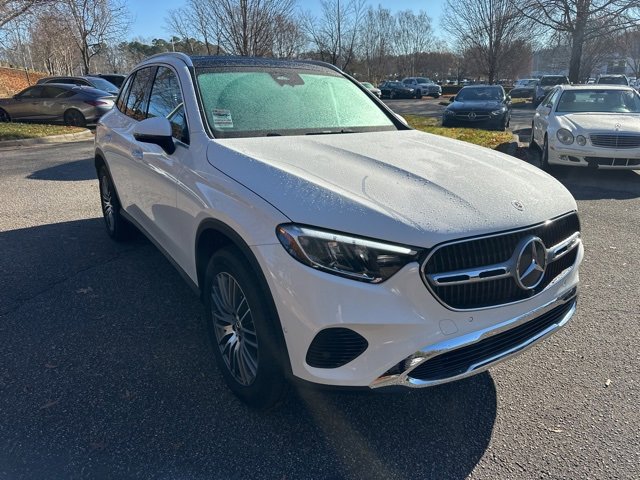 2025 Mercedes Benz GLC 300 photo 3
