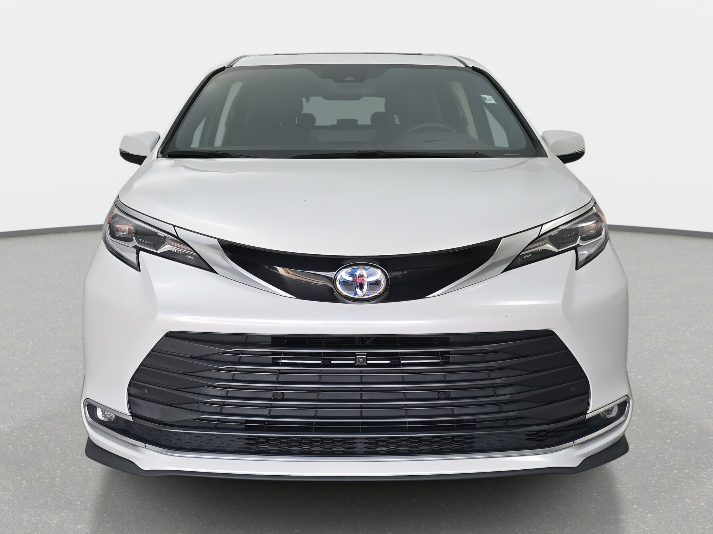 2022 Toyota Sienna Platinum photo 2