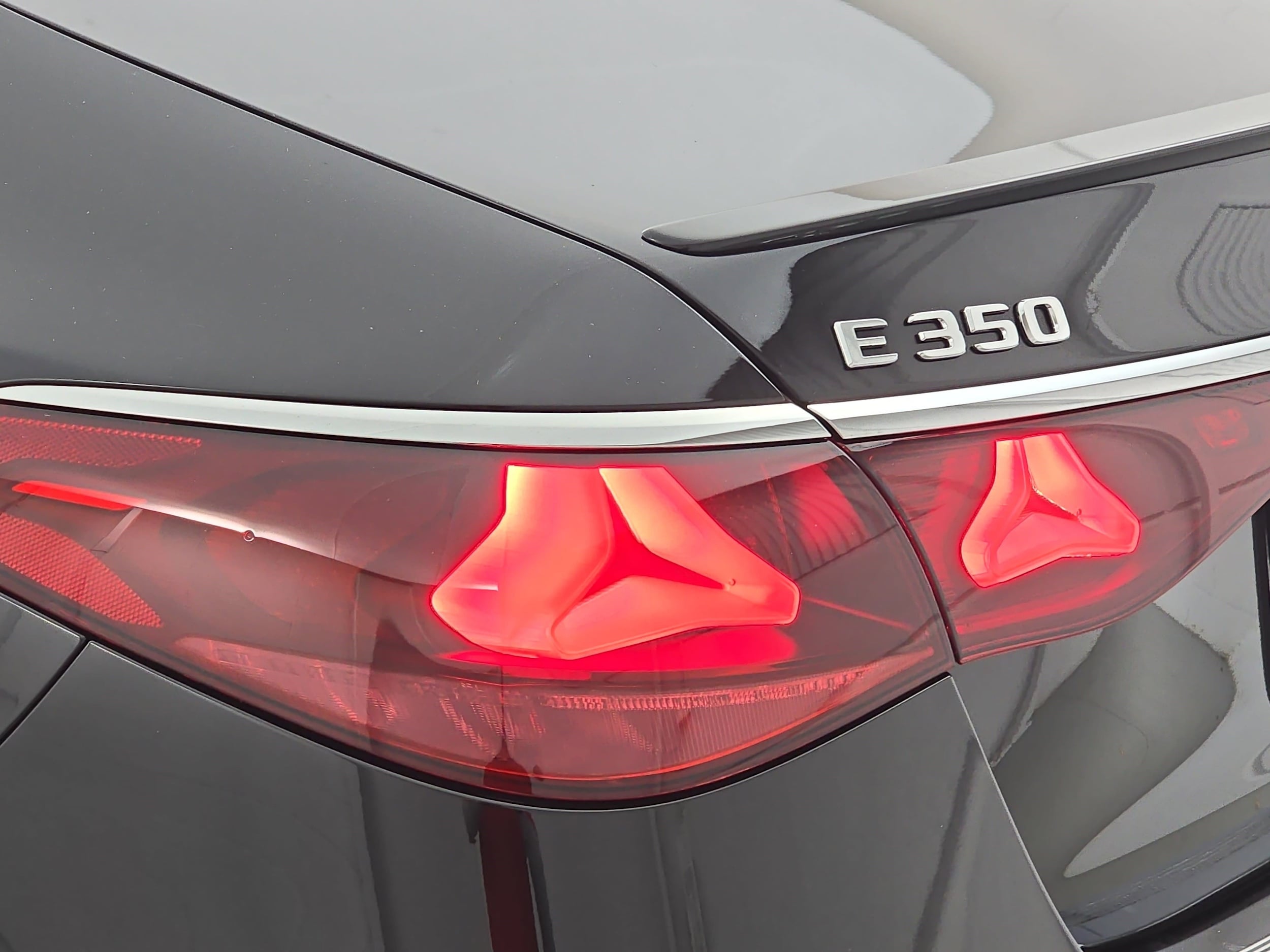 2026 Mercedes-Benz E-Class E350 - Photo 35