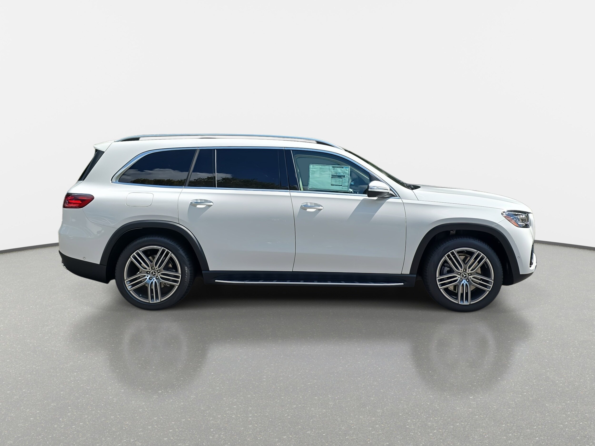 2026 Mercedes Benz GLS 450 4MATIC photo 4