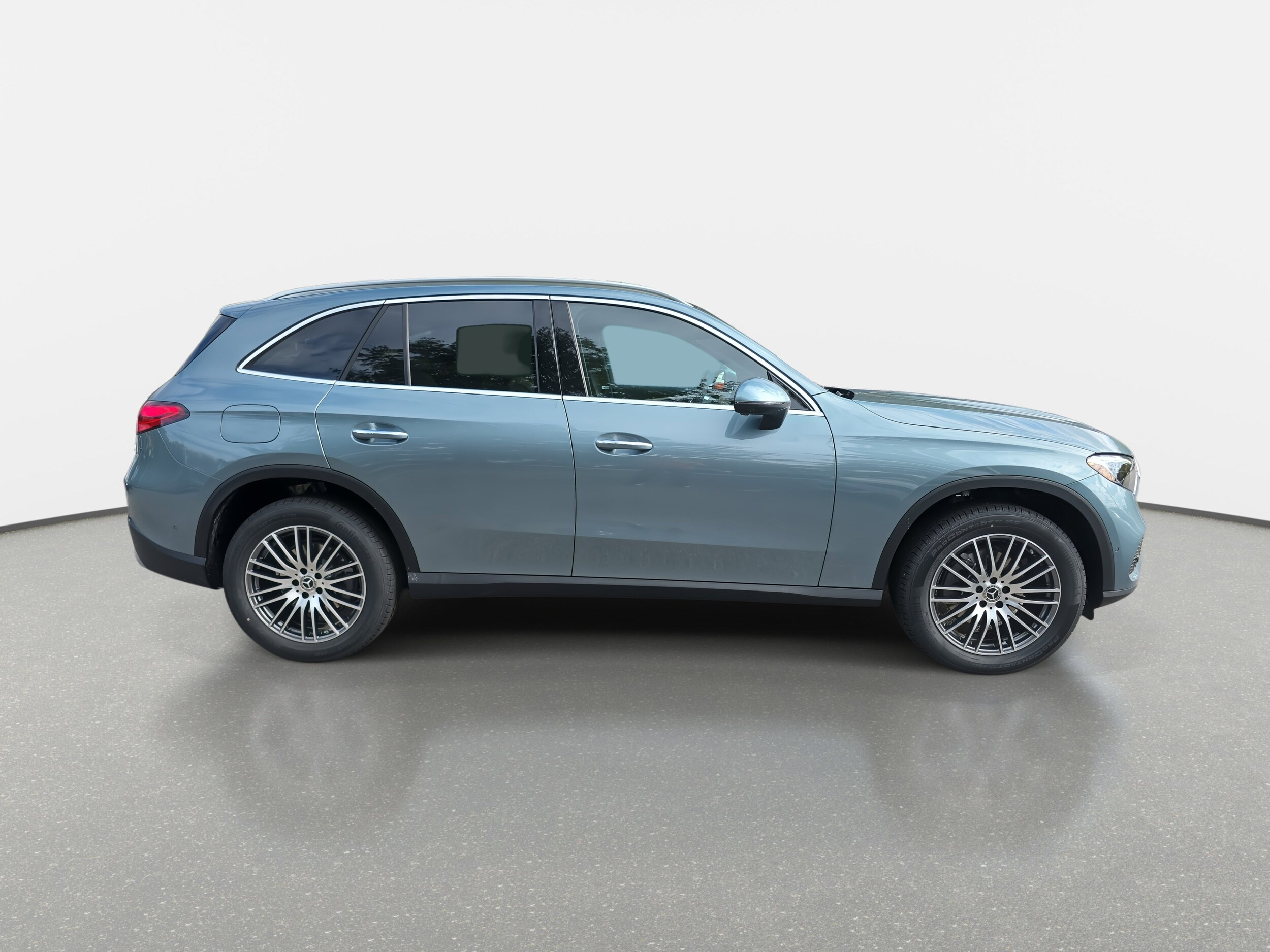 2026 Mercedes Benz GLC 300 4MATIC photo 4