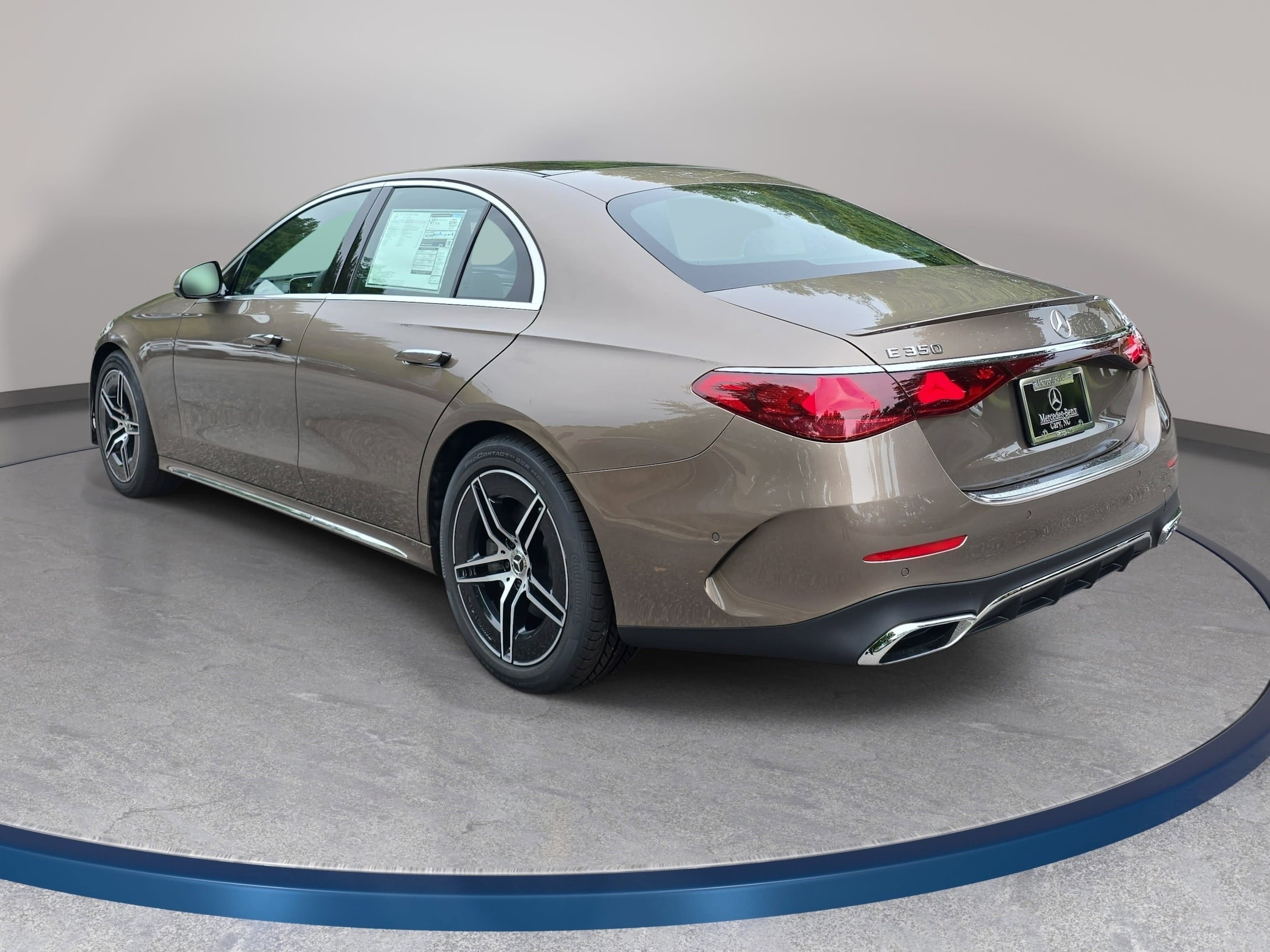 2026 Mercedes-Benz E-Class E350 - Photo 7