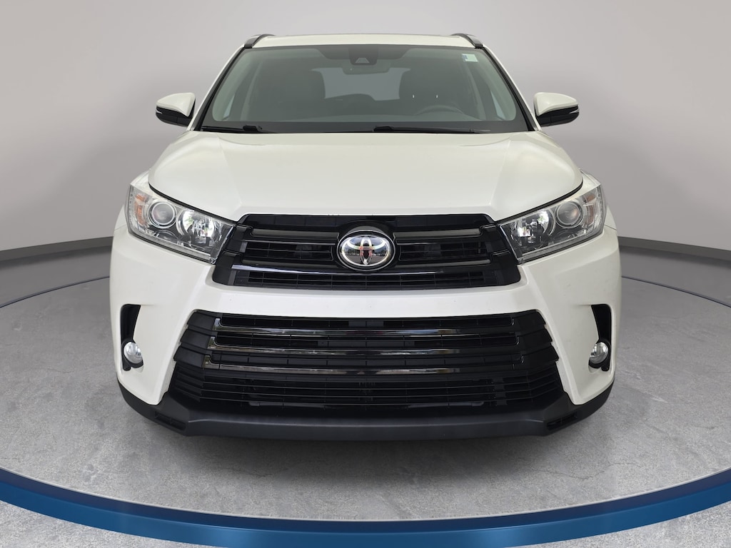 Used 2017 Toyota Highlander SE V6 SUV