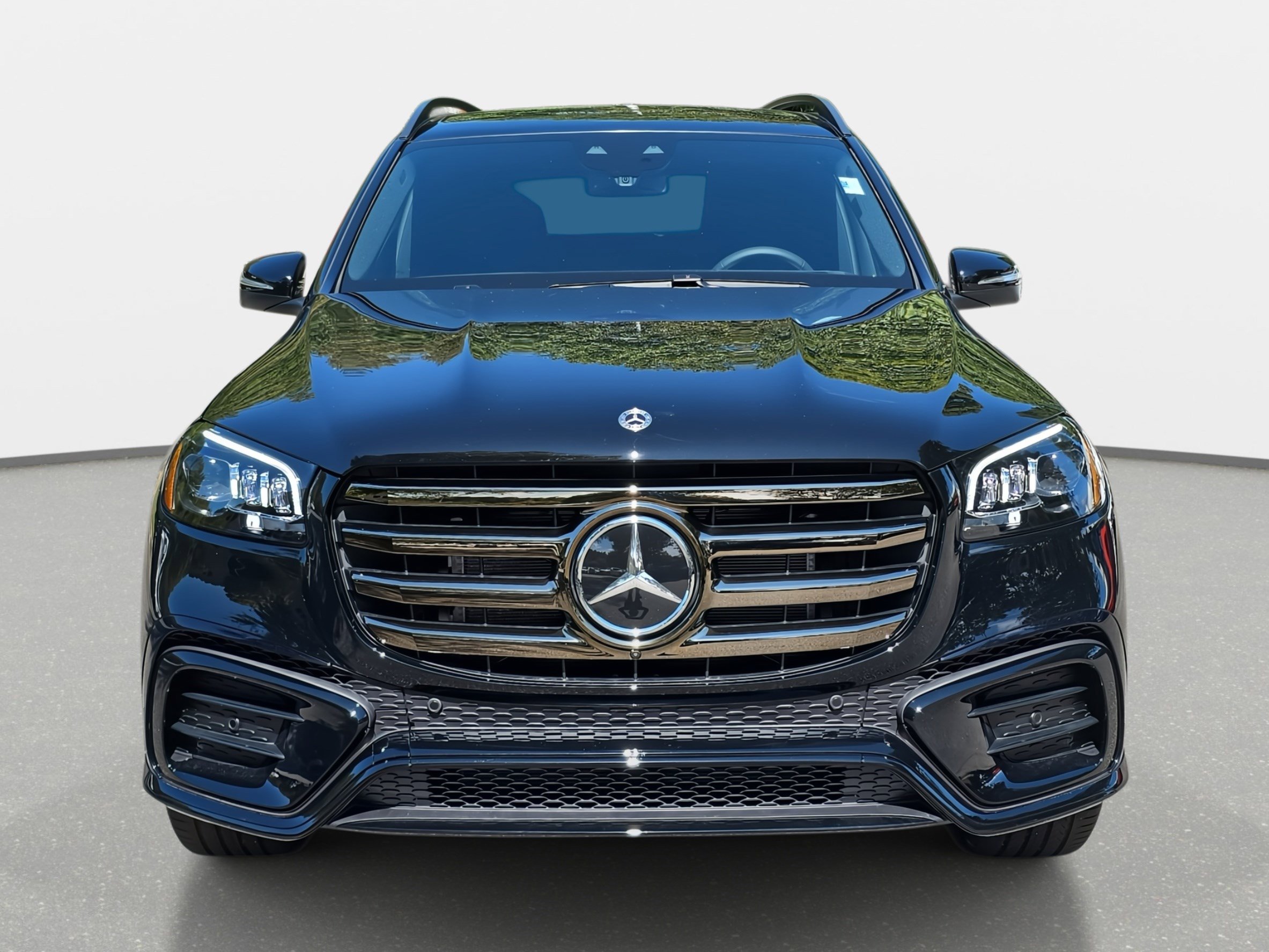 2026 Mercedes Benz GLS 450 4MATIC photo 2