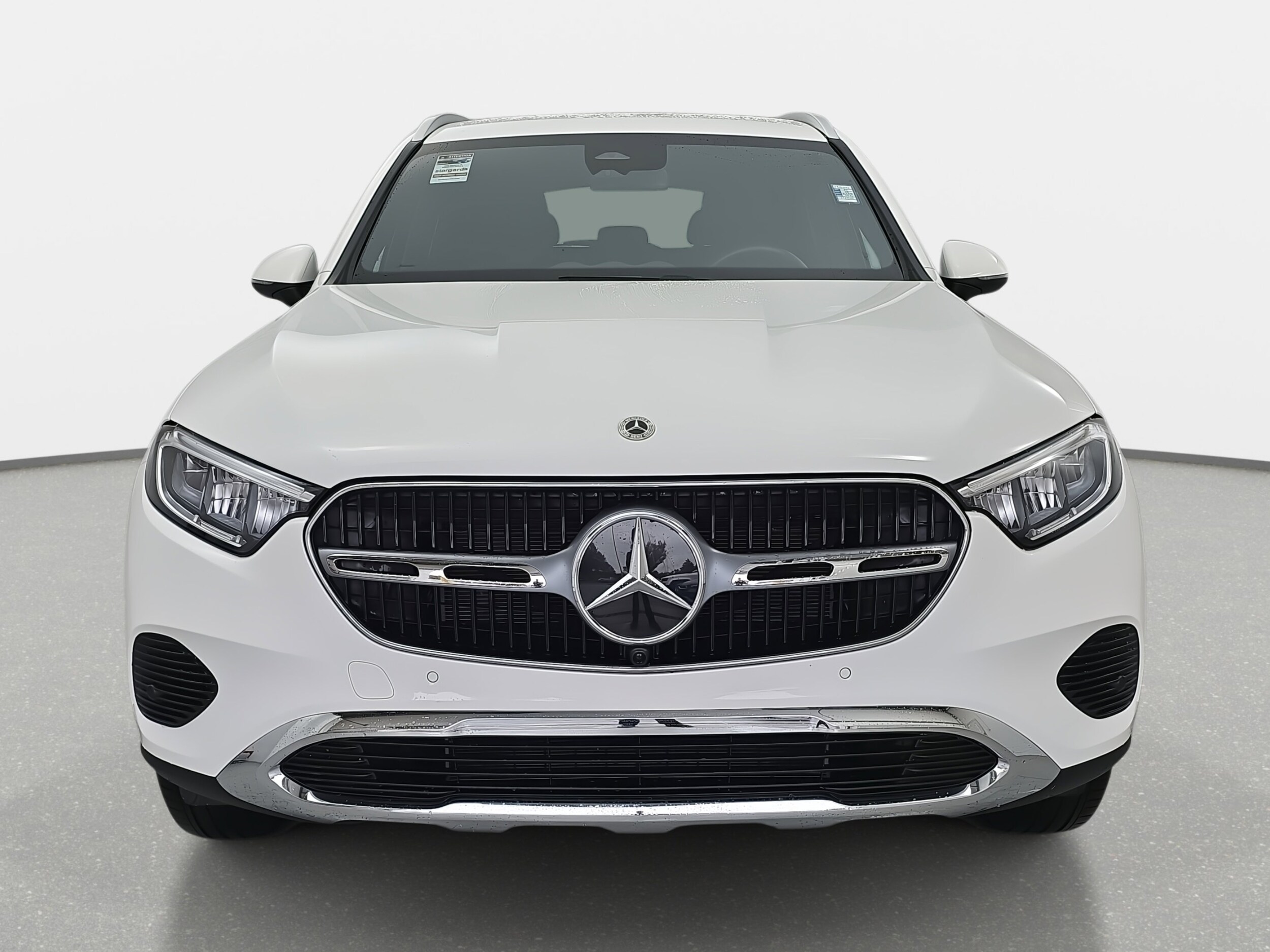 2025 Mercedes Benz GLC 300 photo 2