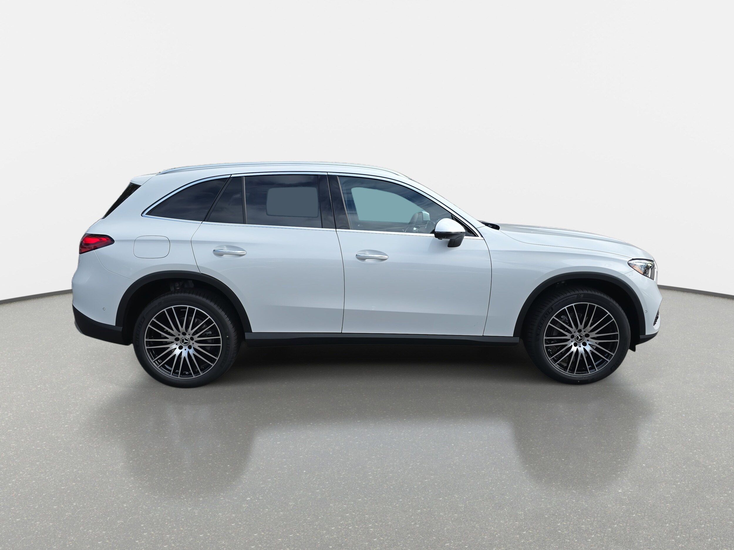 2026 Mercedes Benz GLC 300 4MATIC photo 4