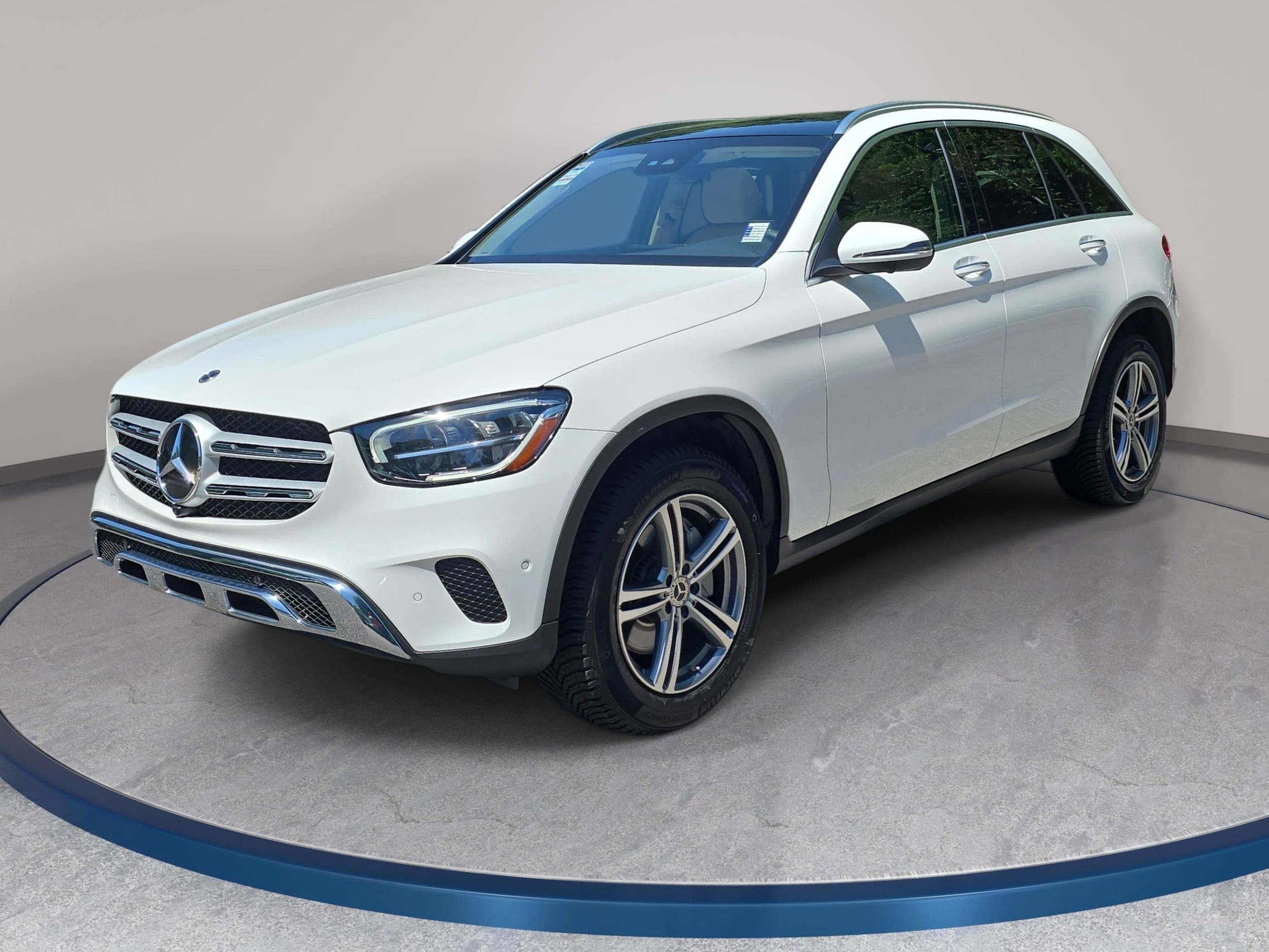 2022 Mercedes-Benz GLC GLC 300's photo