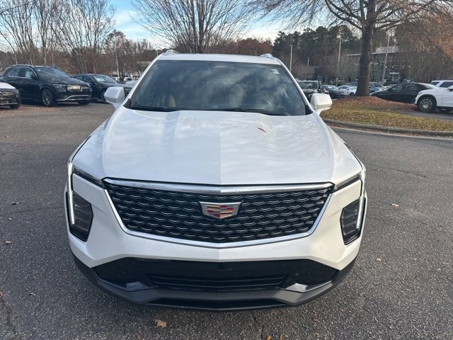 2025 Cadillac XT4 Premium Luxury photo 2