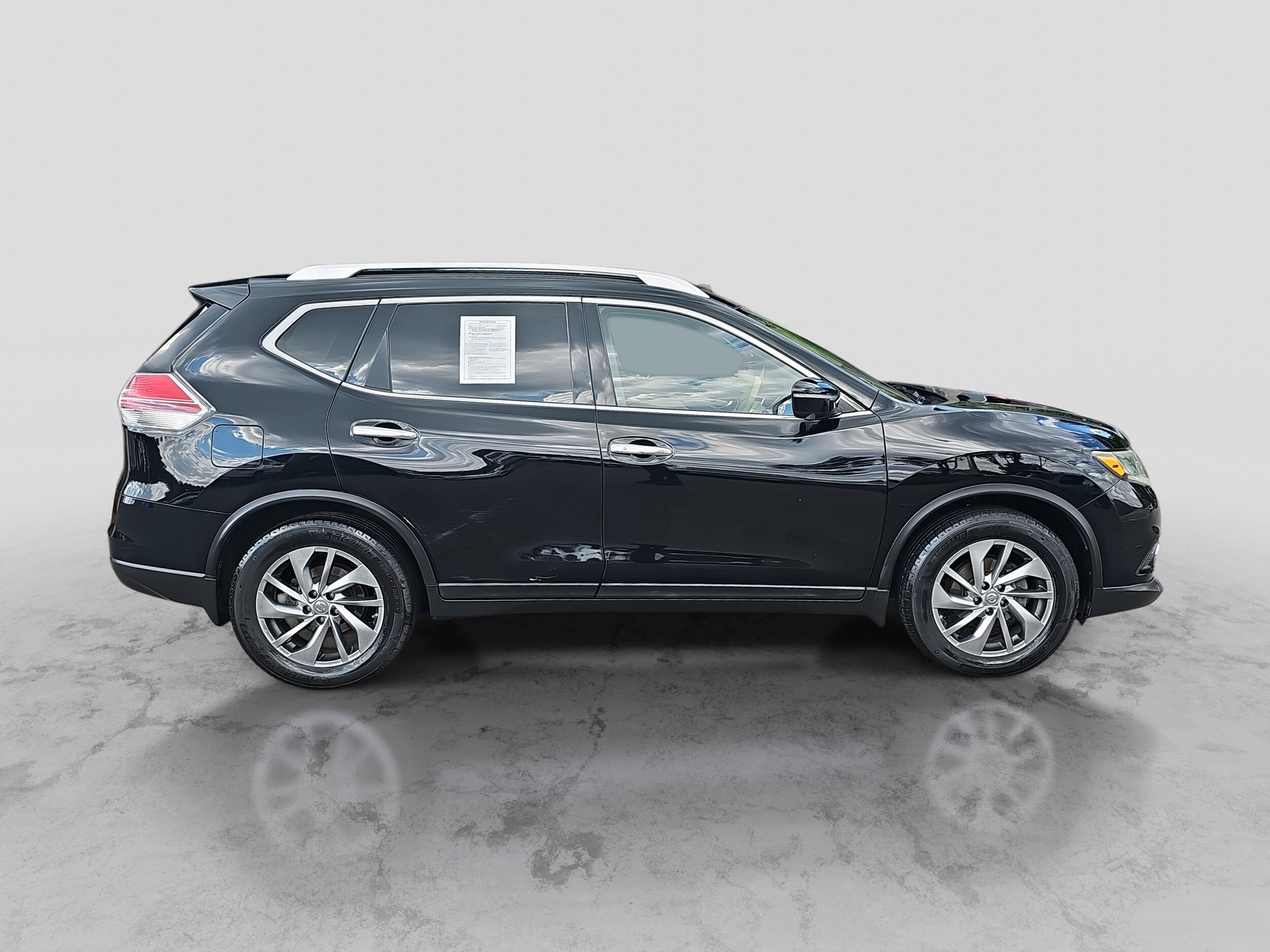 2015 Nissan Rogue SL photo 4