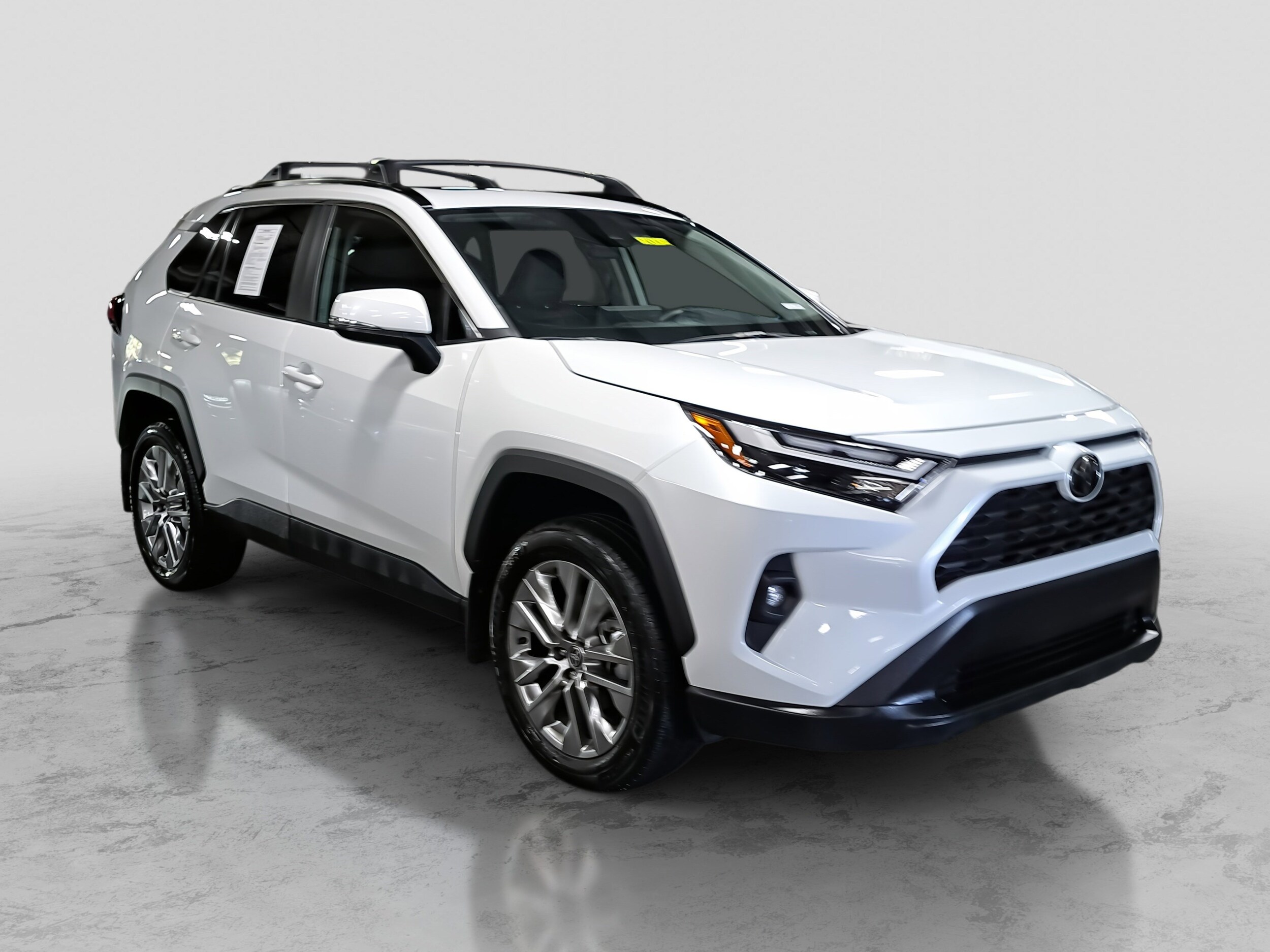2025 Toyota RAV4 XLE Premium photo 3