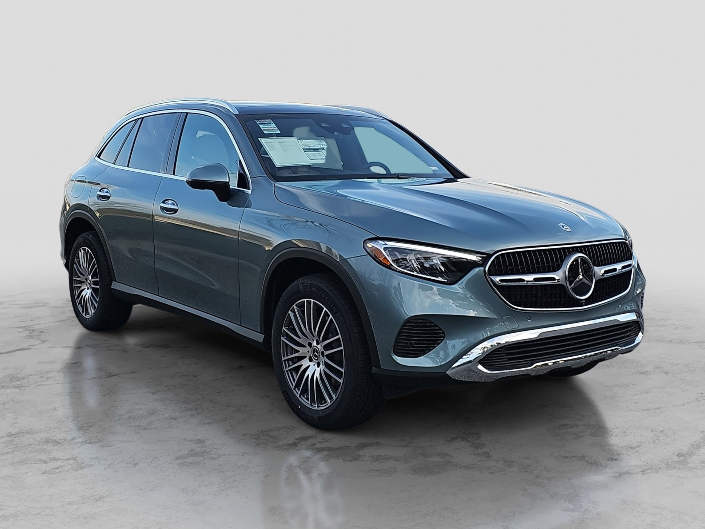 2026 Mercedes Benz GLC 300 photo 3