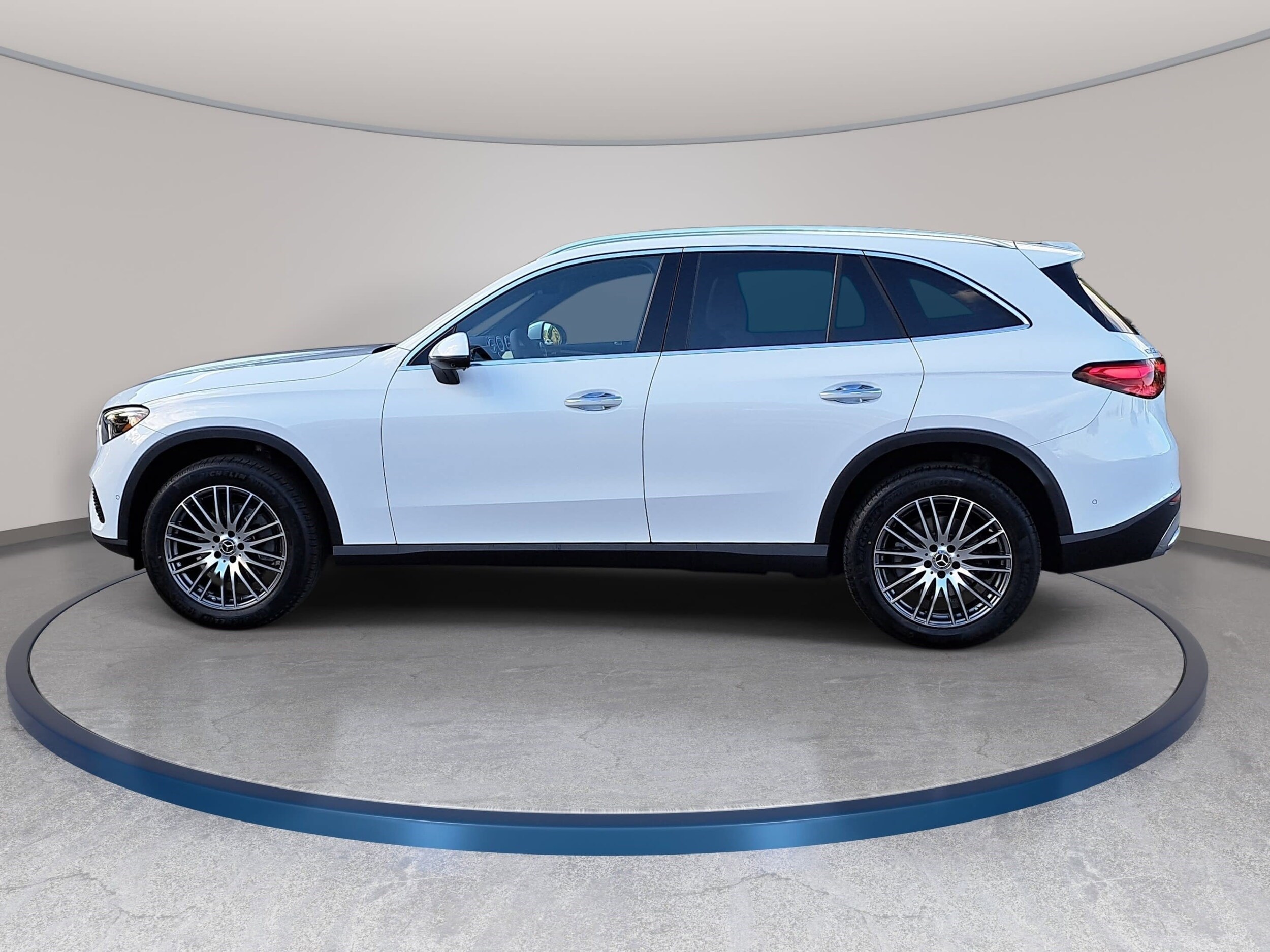 2026 Mercedes-Benz GLC Base - Photo 8