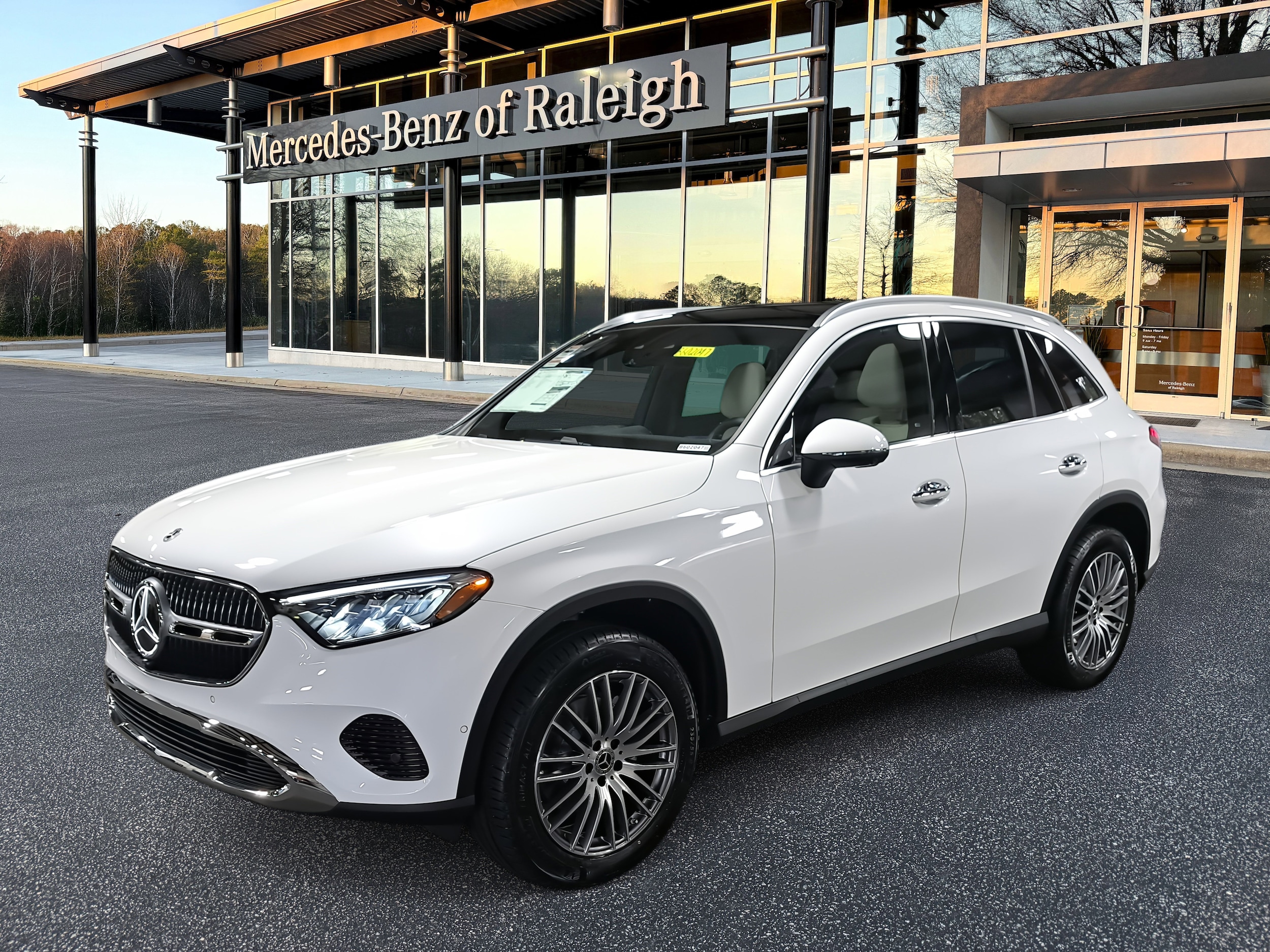 2026 Mercedes-Benz GLC Base's photo