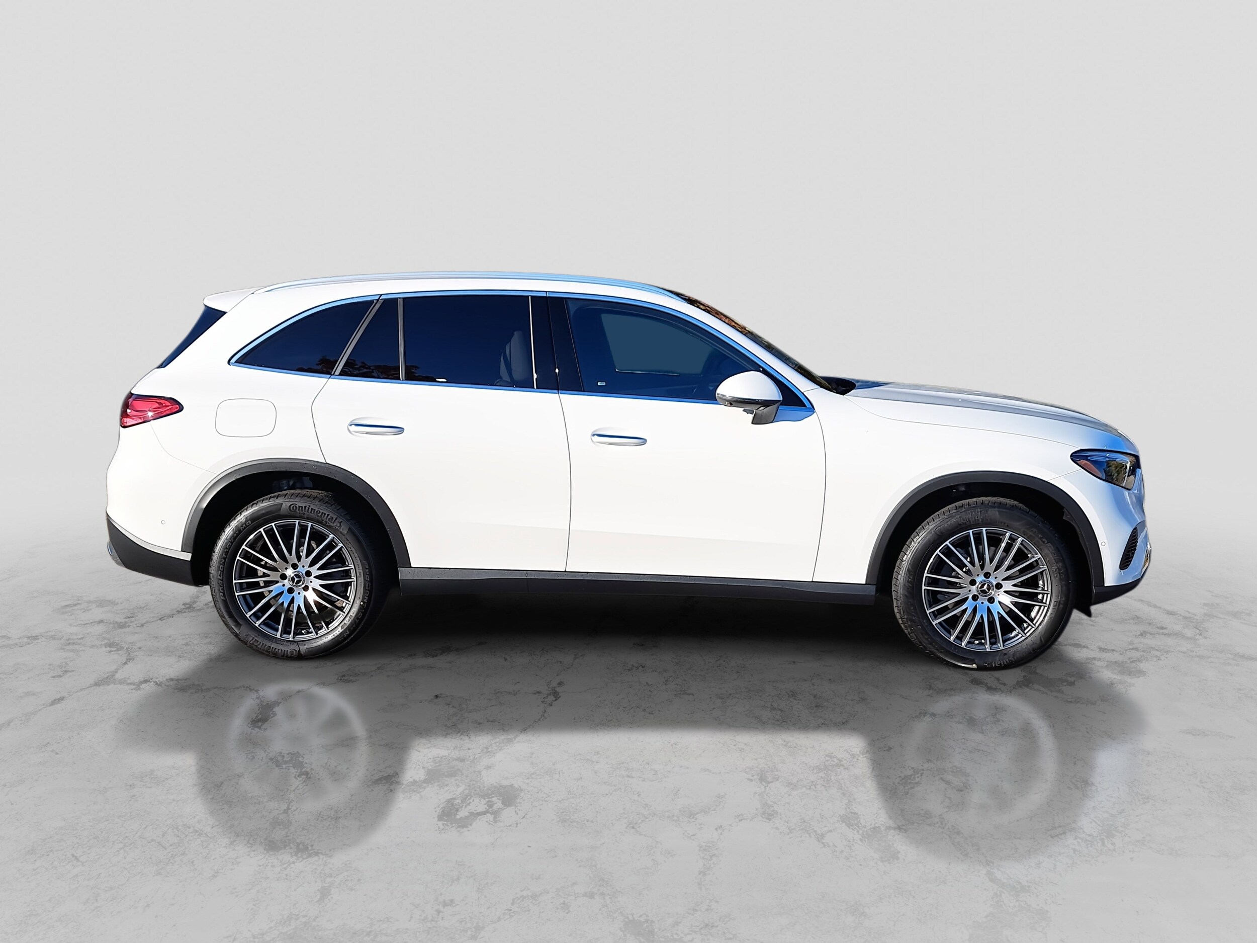 2026 Mercedes Benz GLC 300 photo 4