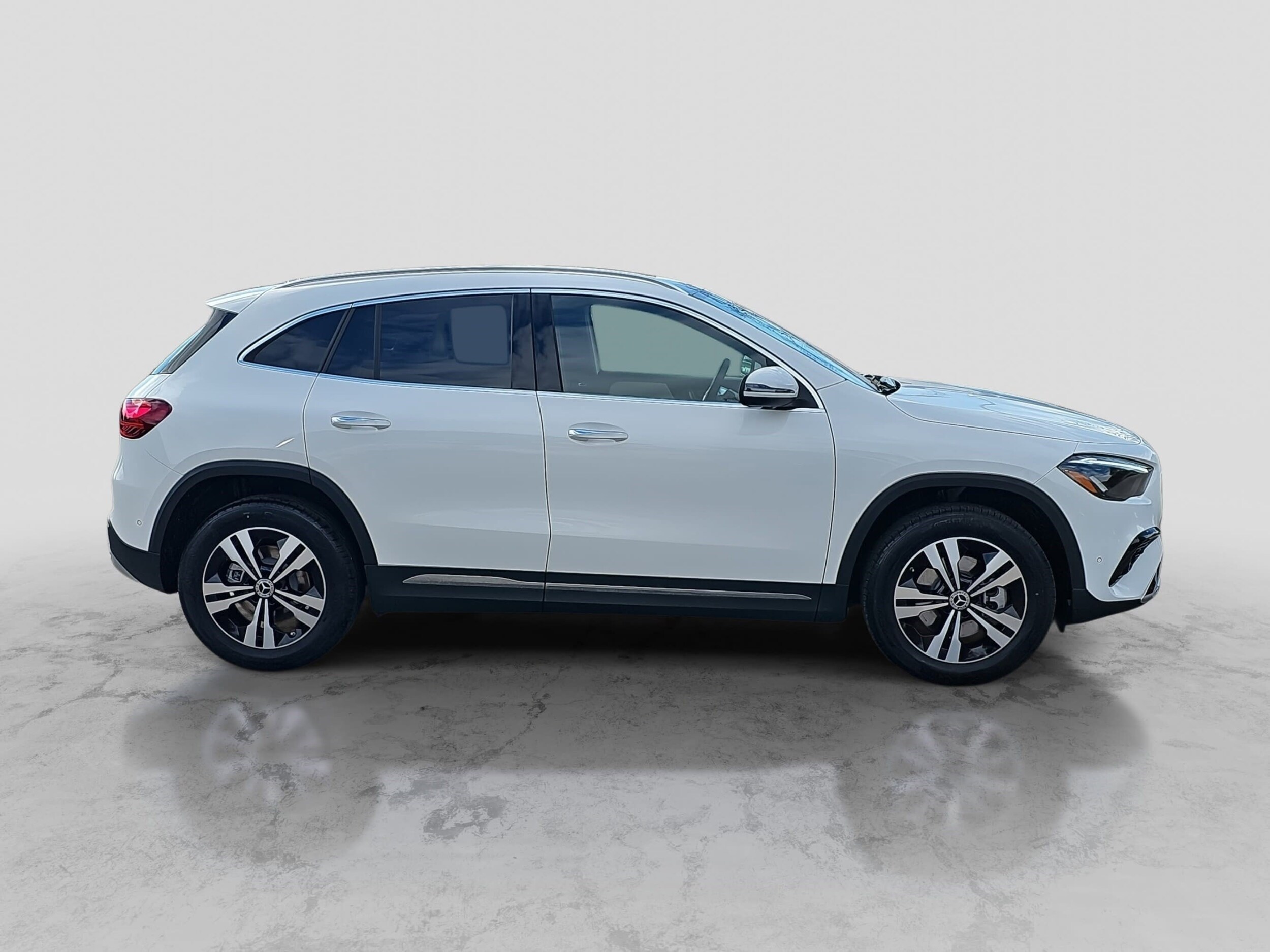 2026 Mercedes Benz GLA 250 photo 2