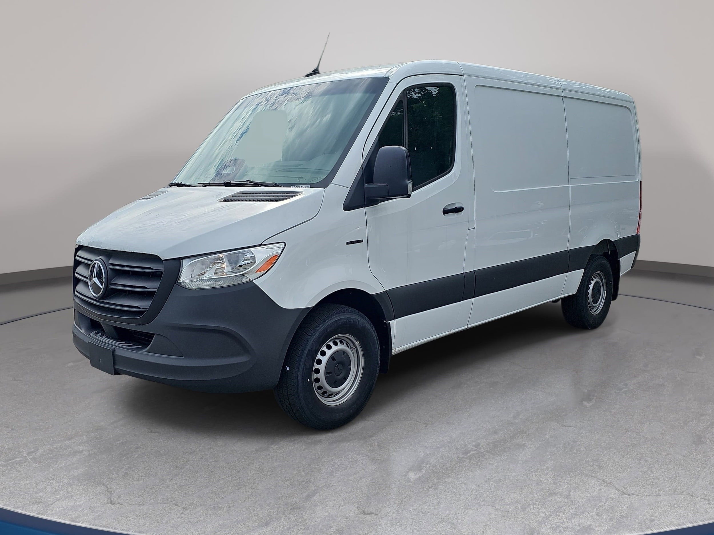 2025 Mercedes-Benz eSprinter 2500 144 WB HO's photo