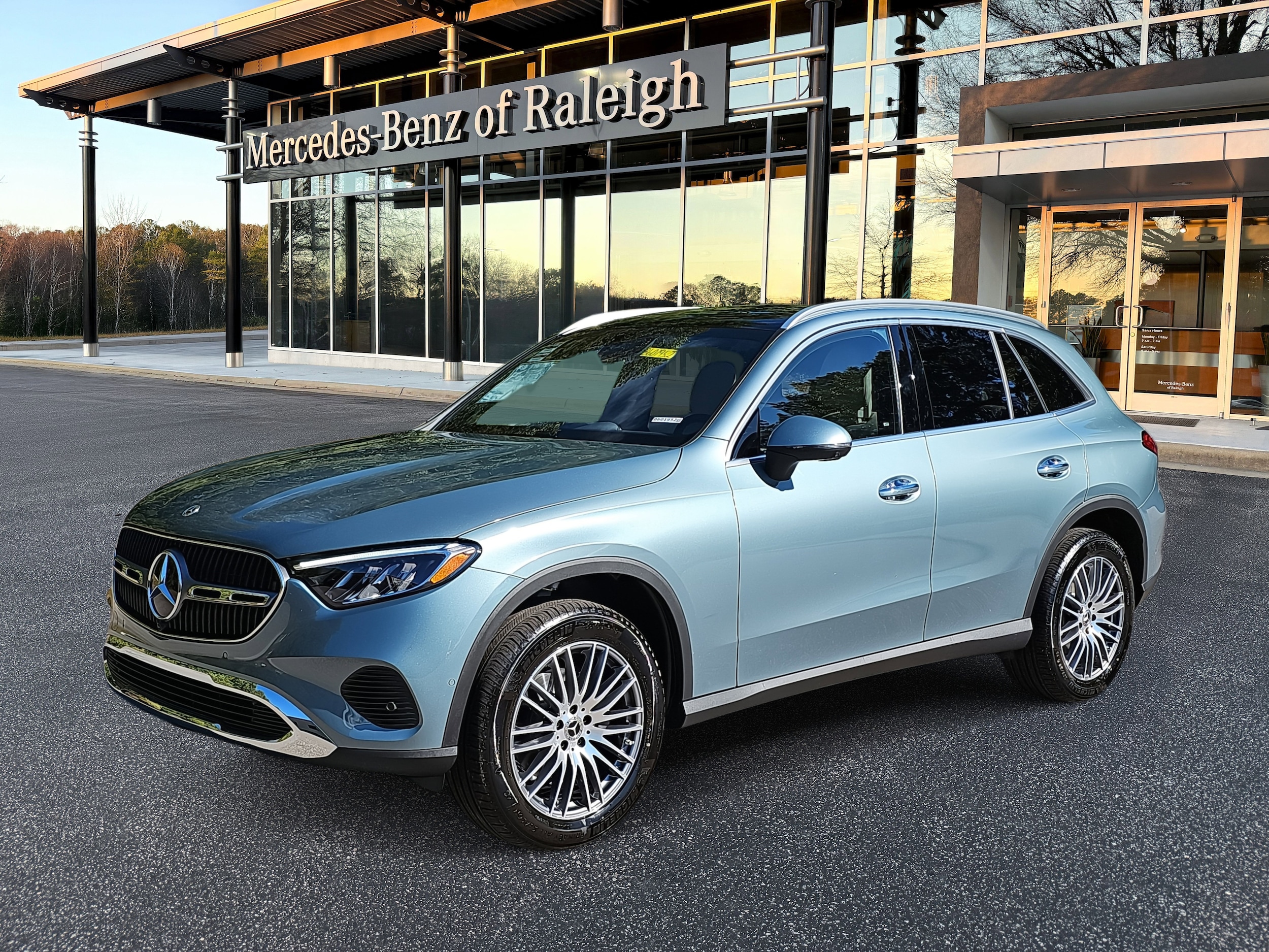 2026 Mercedes-Benz GLC Base's photo