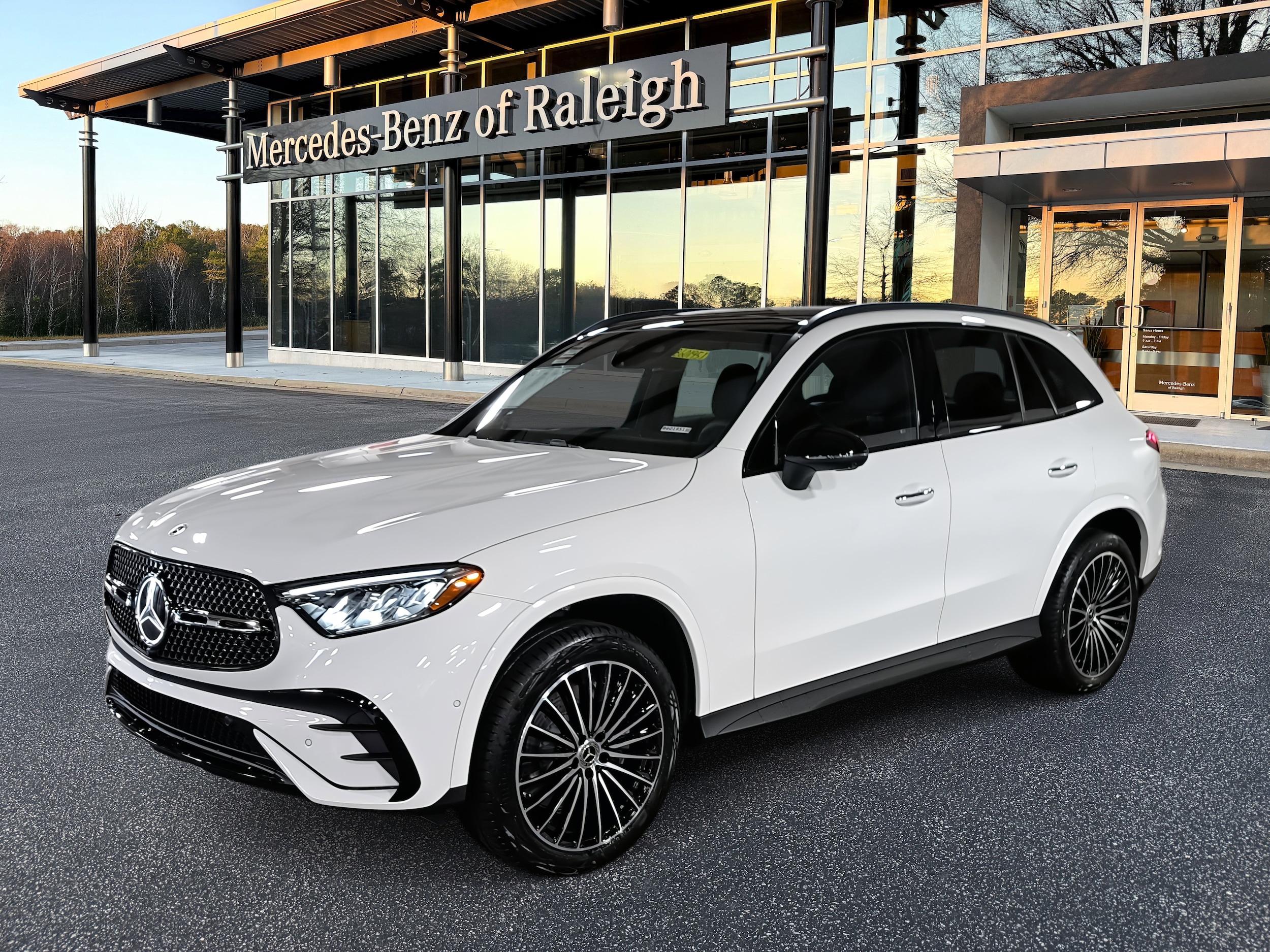 2026 Mercedes-Benz GLC Base's photo