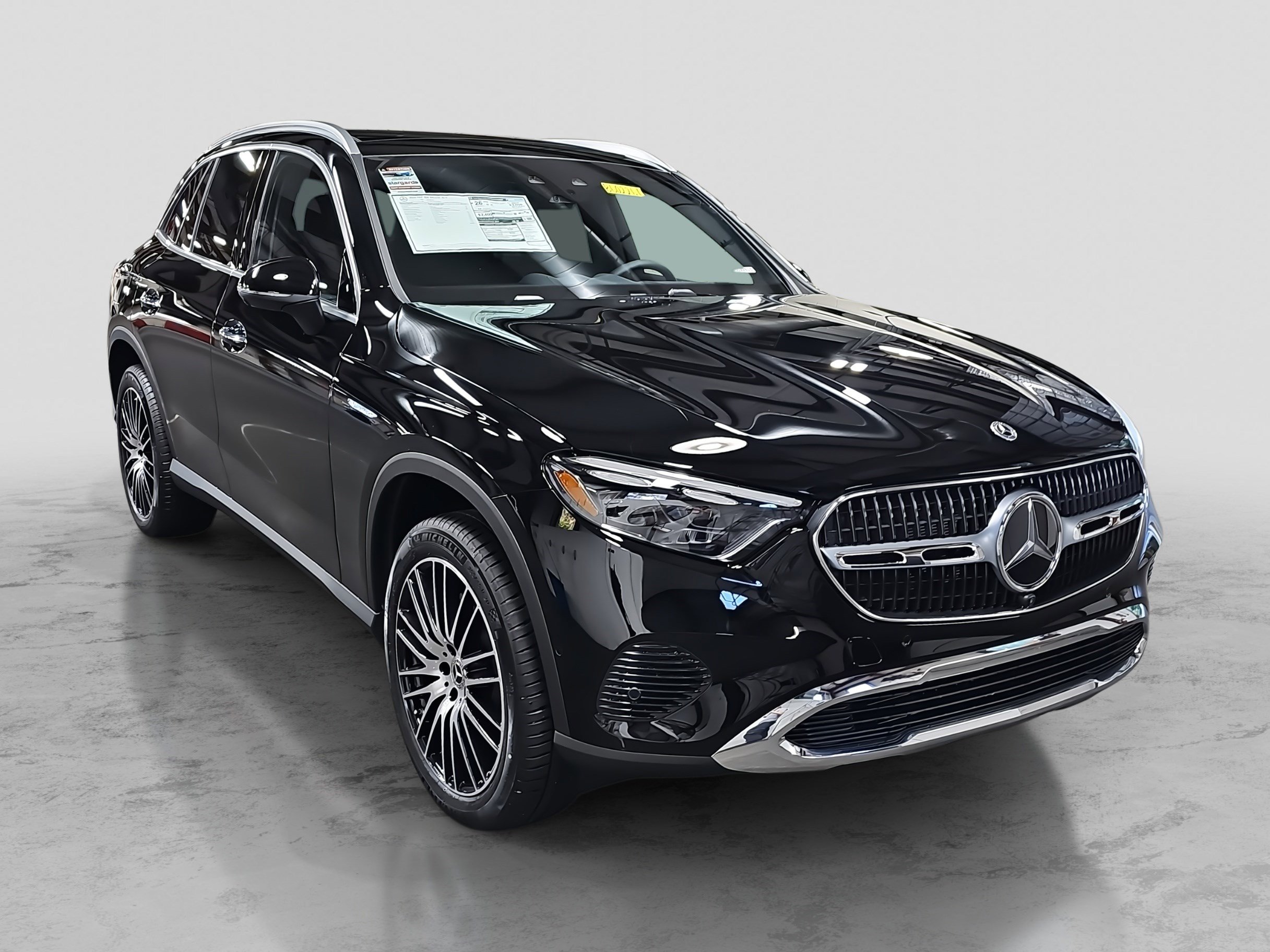 2026 Mercedes Benz GLC 300 4MATIC photo 2