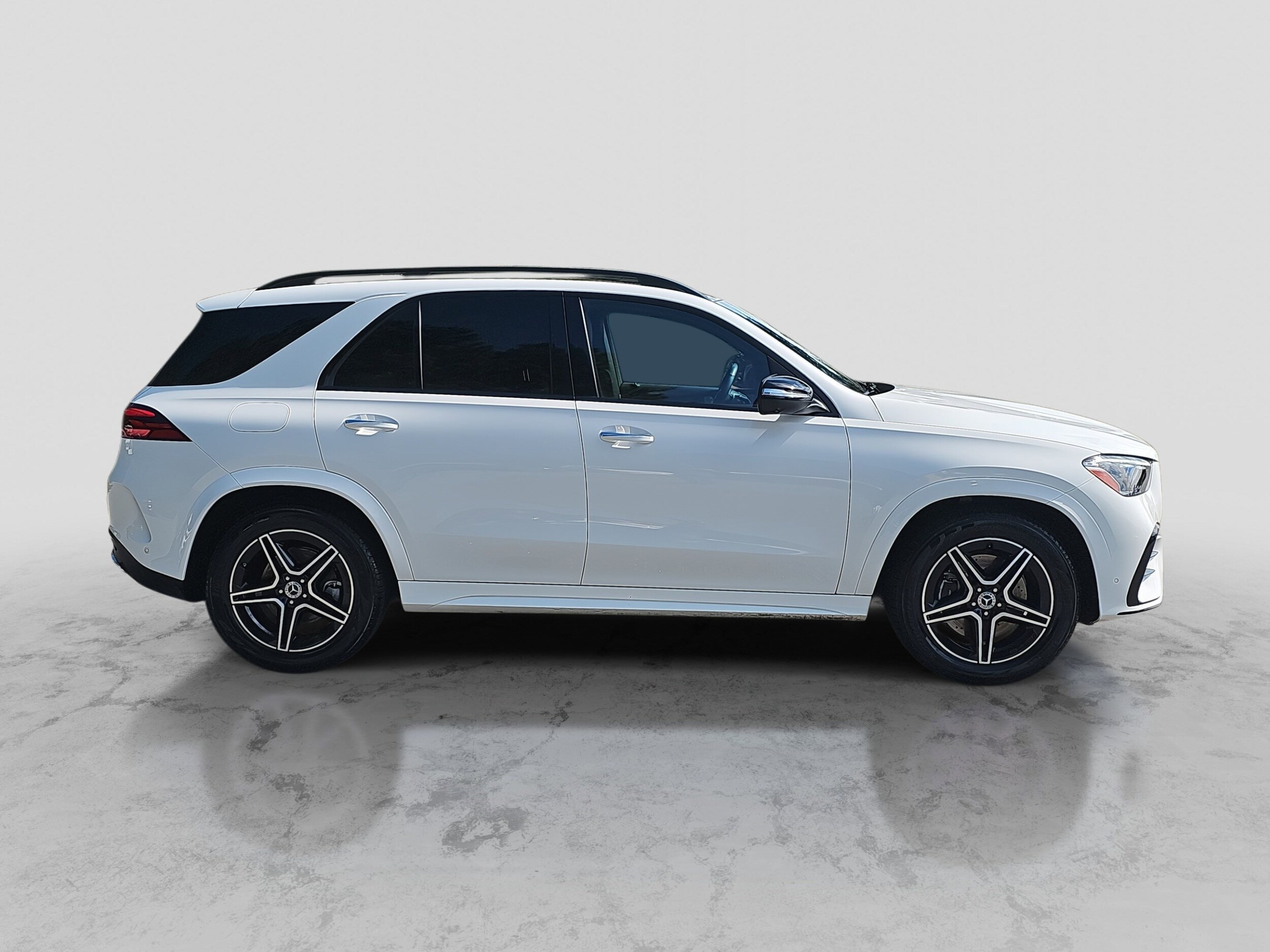 2024 Mercedes Benz GLE 450 4MATIC photo 2