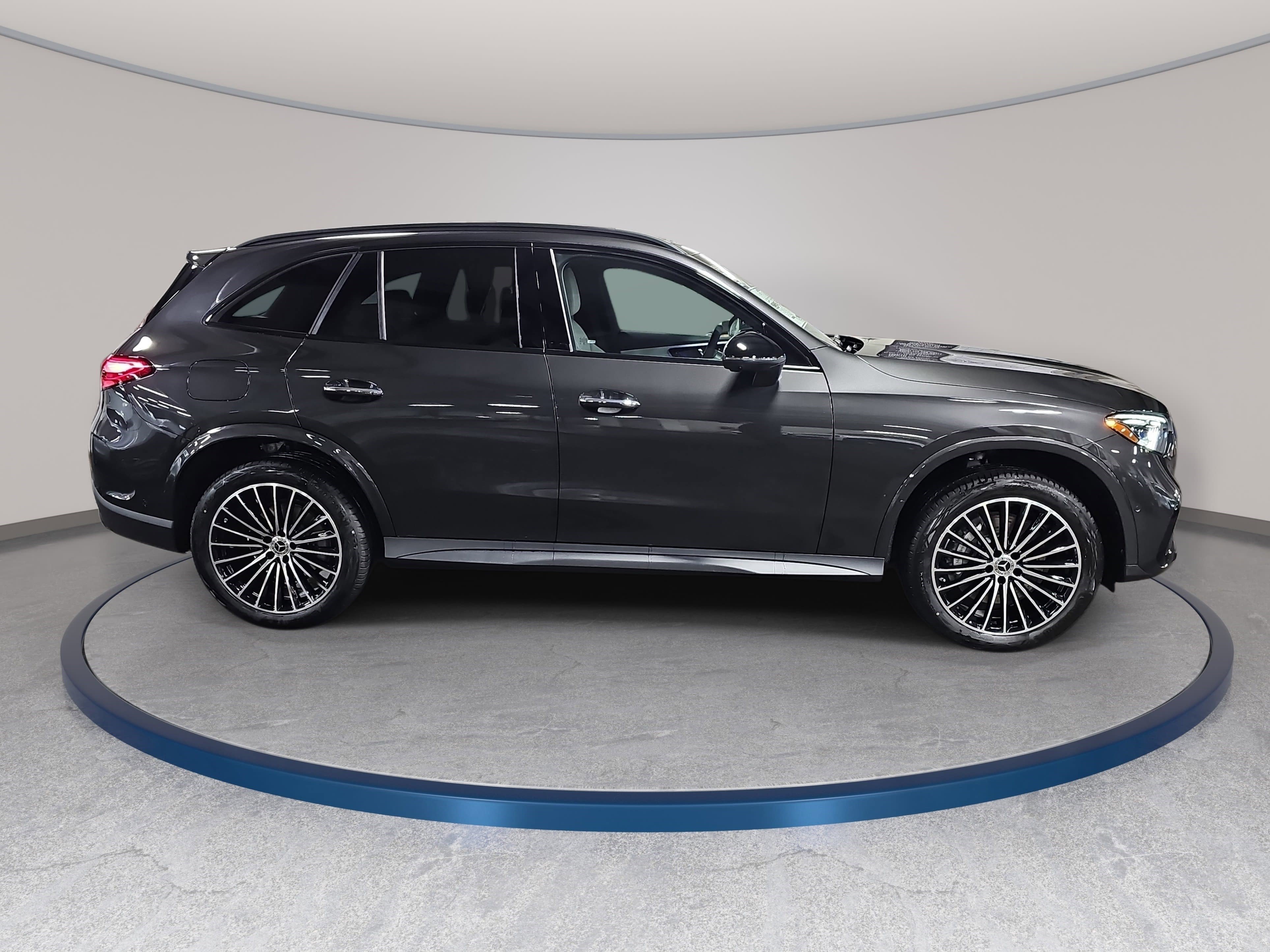 2026 Mercedes-Benz GLC Base - Photo 8