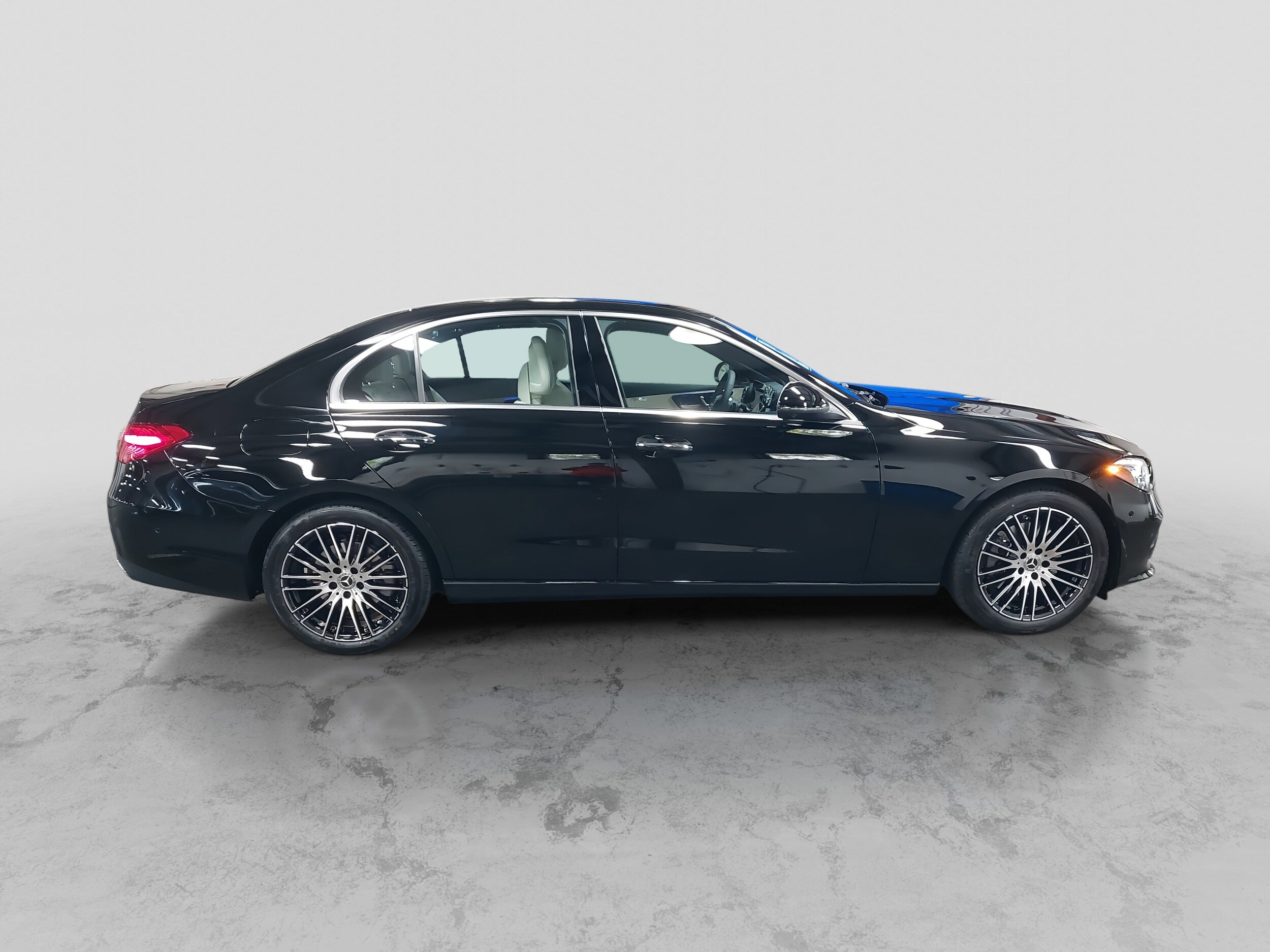 2025 Mercedes Benz C 300 photo 4