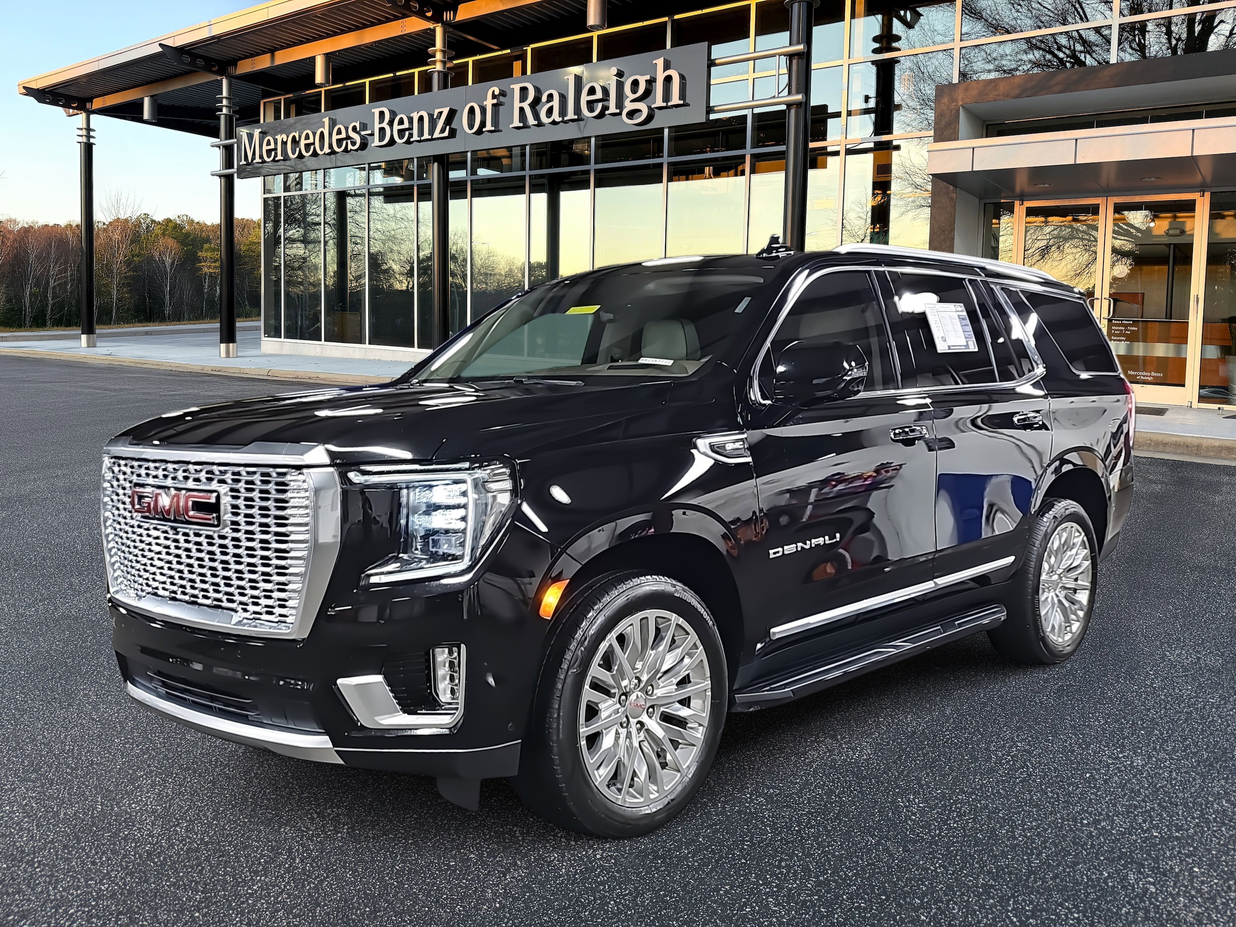 2024 GMC Yukon Denali's photo