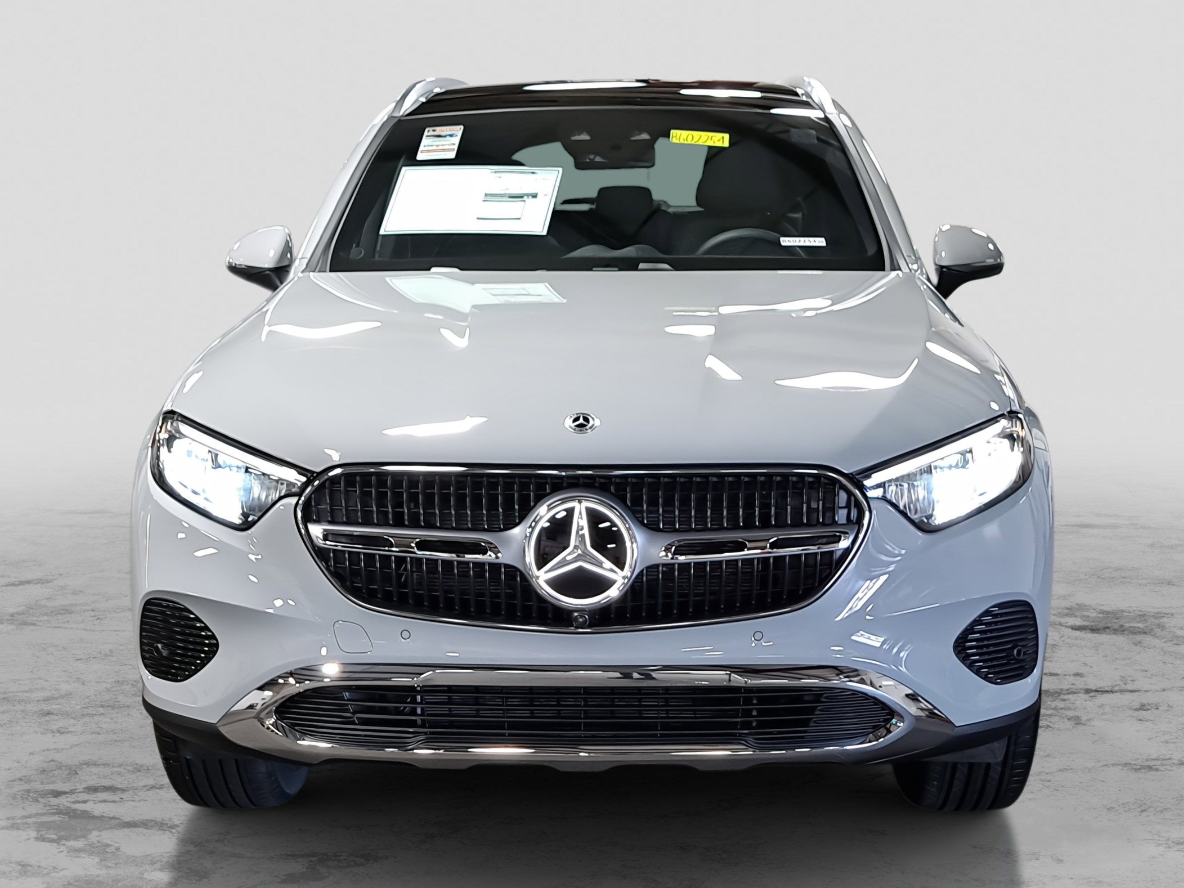 2026 Mercedes Benz GLC 300 4MATIC photo 2