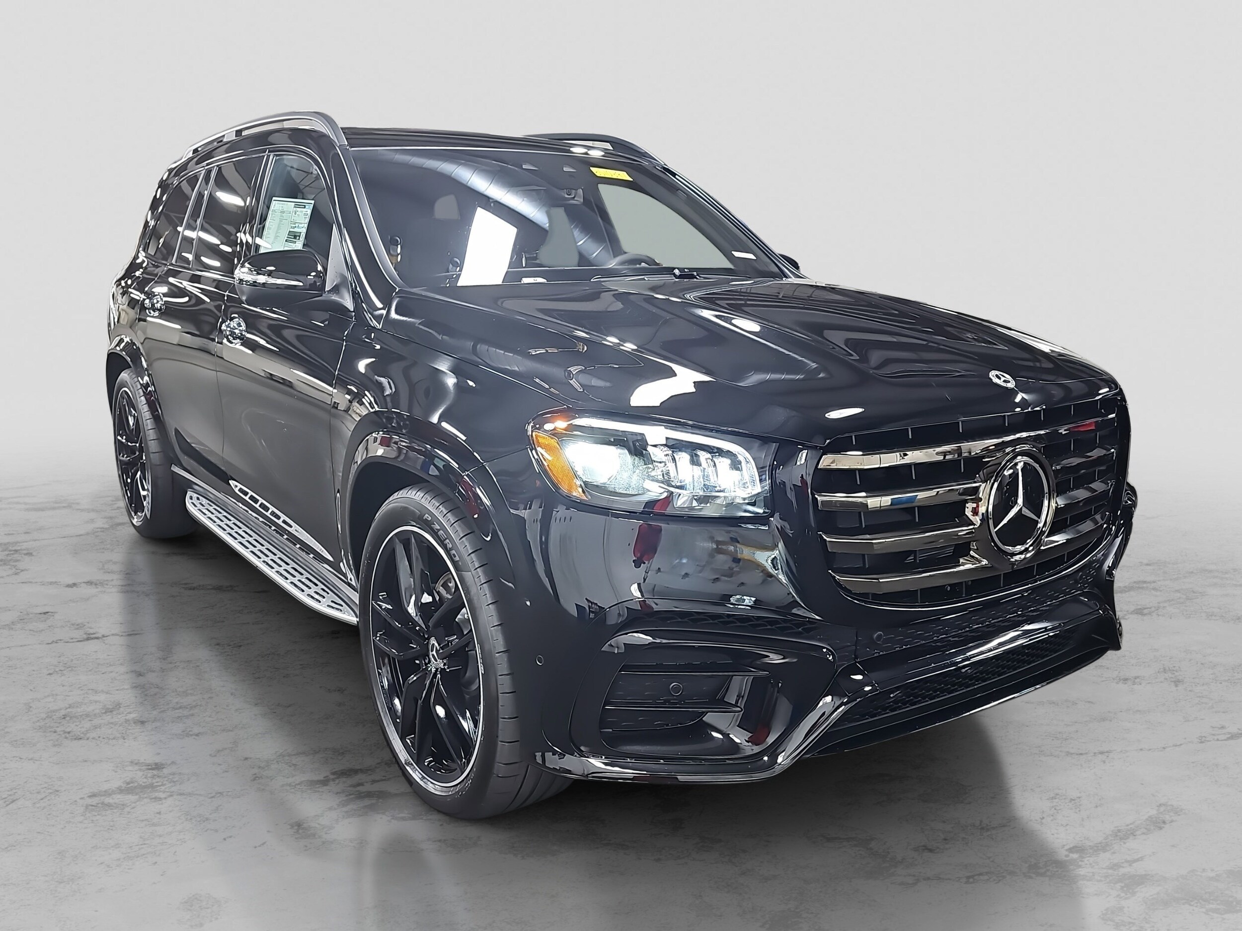 2025 Mercedes Benz GLS 580 4MATIC photo 3