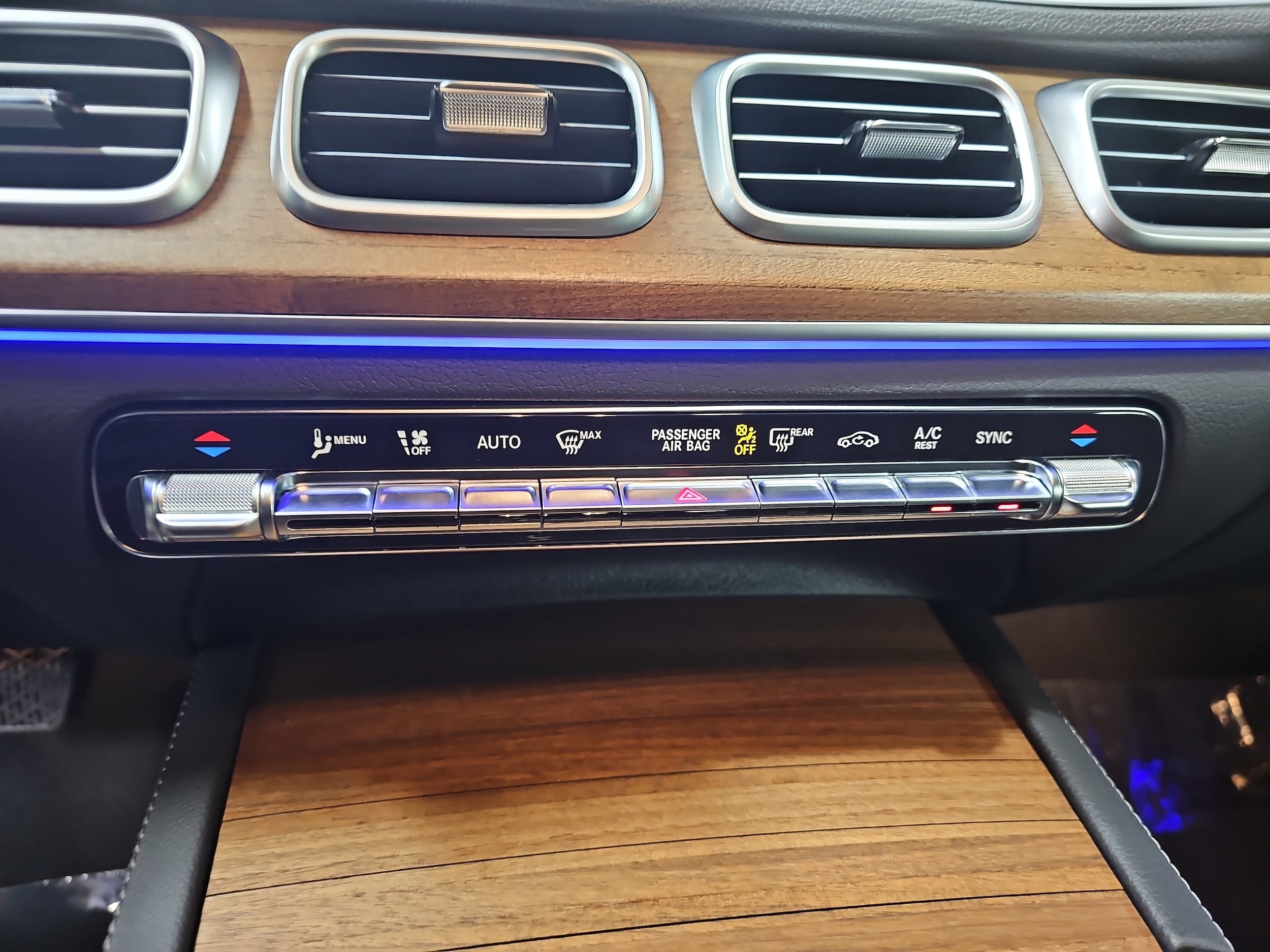 2025 Mercedes-Benz GLE GLE450 - Photo 21