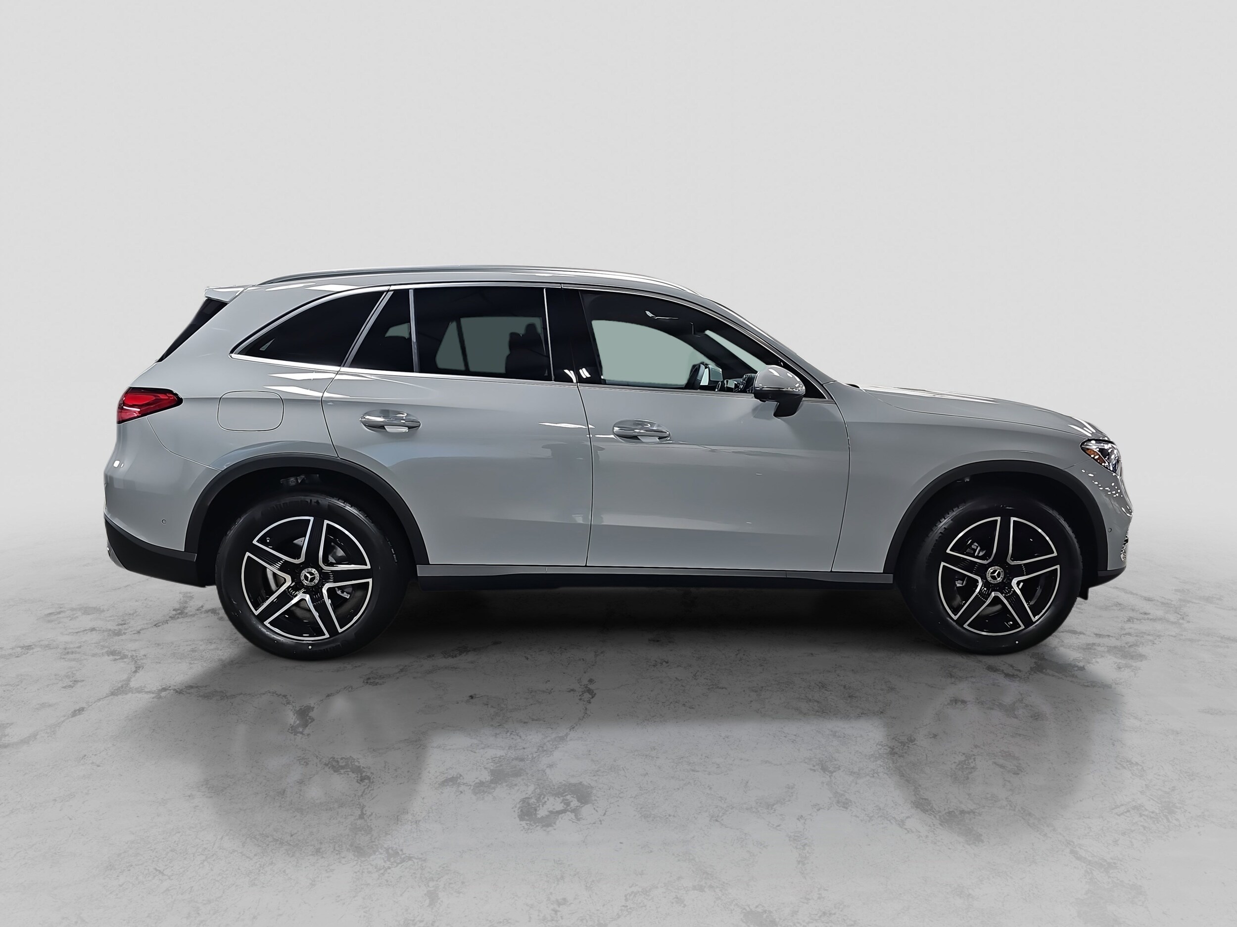 2026 Mercedes Benz GLC 300 photo 4