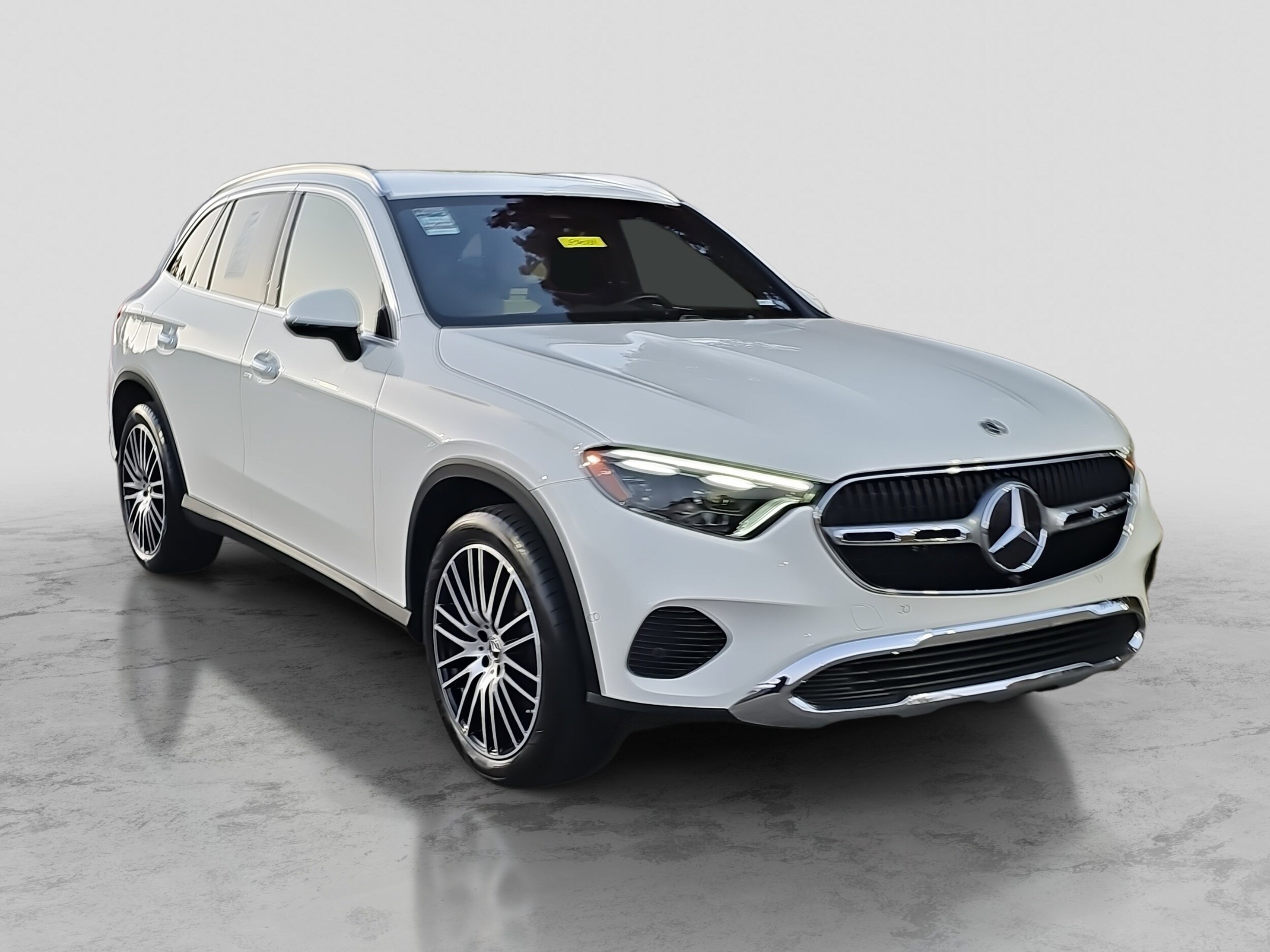 2025 Mercedes Benz GLC 300 4MATIC photo 3