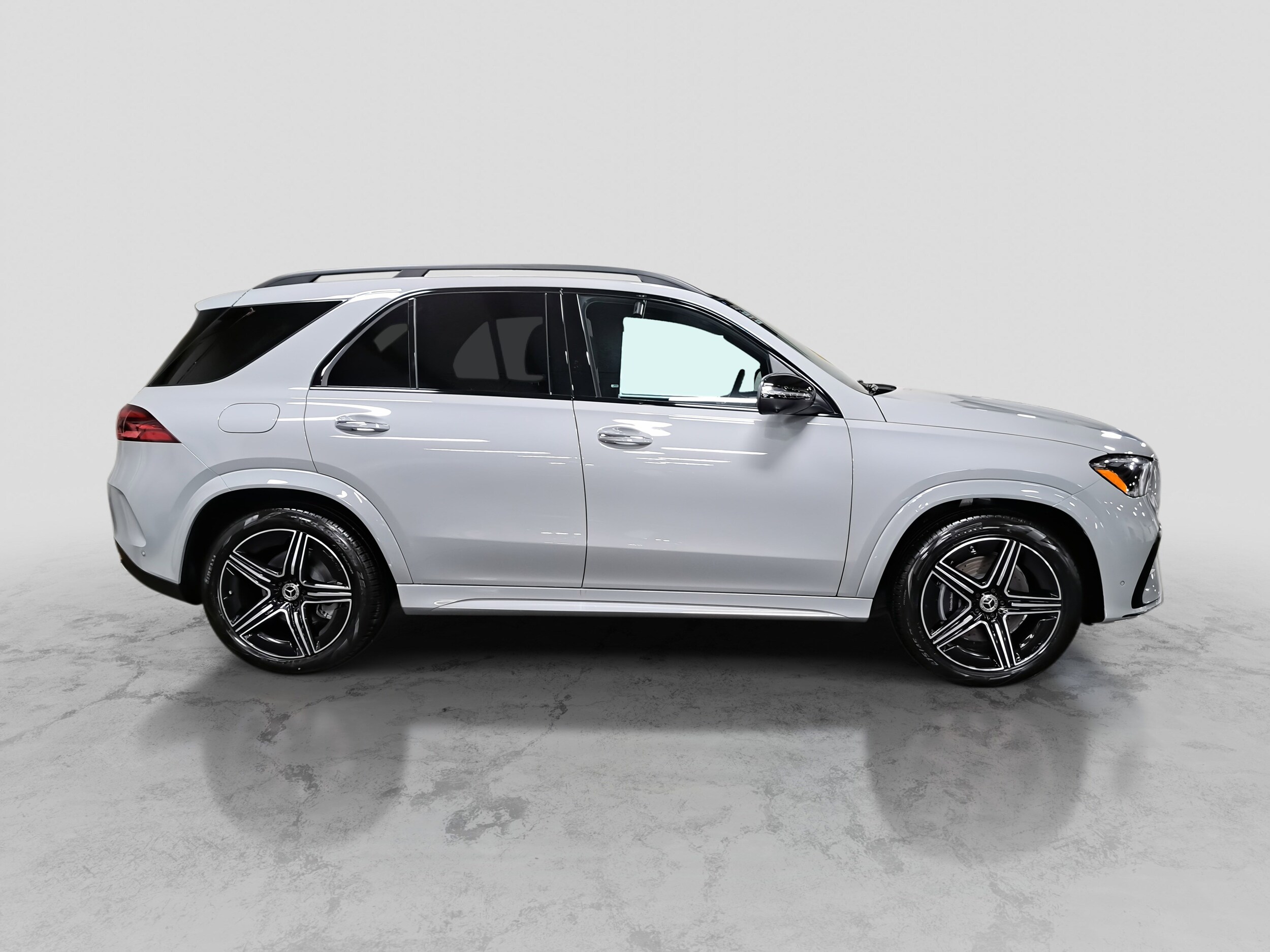 2026 Mercedes Benz GLE 350 4MATIC photo 2