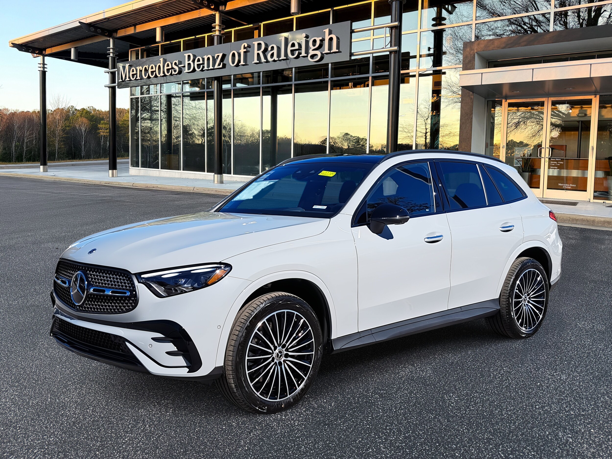 2026 Mercedes-Benz GLC Base's photo