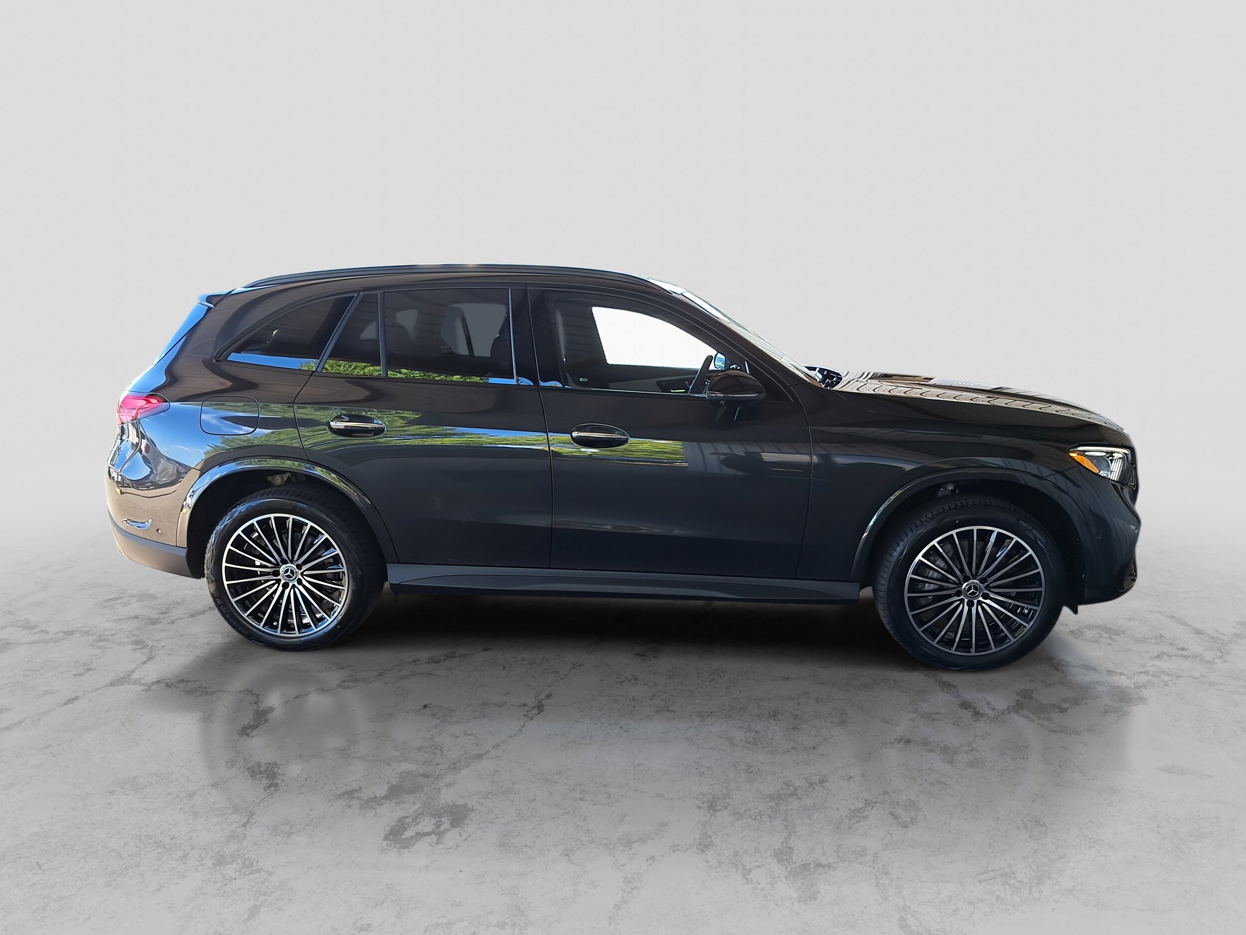 2026 Mercedes Benz GLC 300 4MATIC photo 3