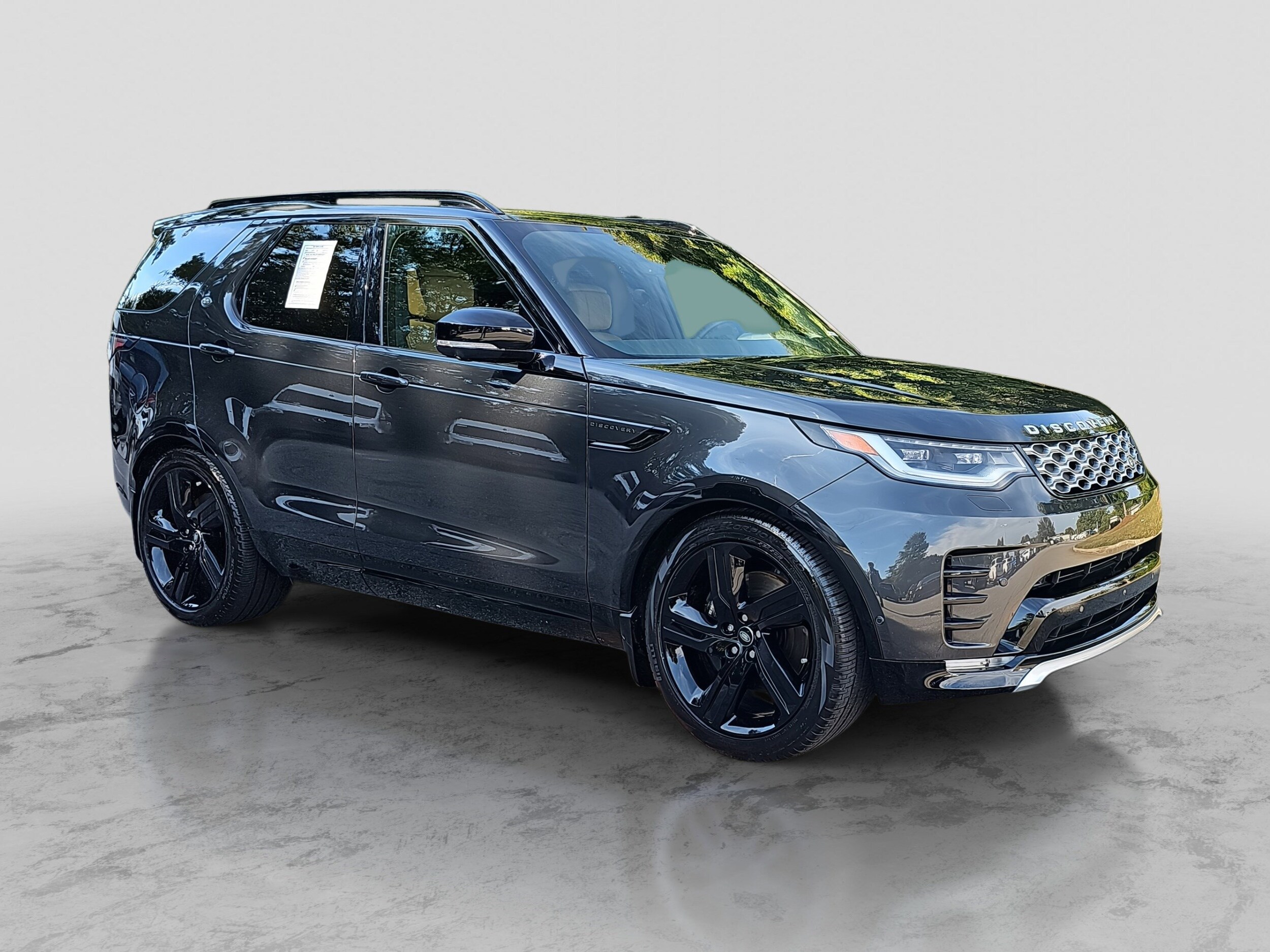 2024 Land Rover Discovery Metropolitan Edition photo 2