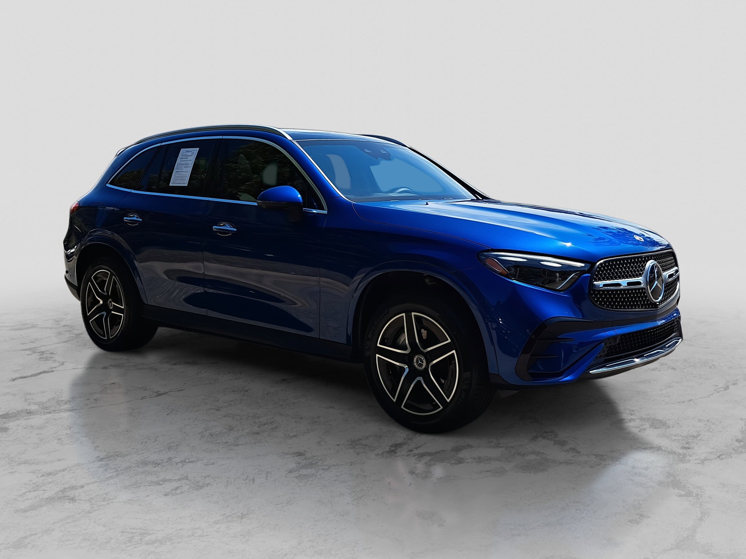 2024 Mercedes Benz GLC 300 photo 3