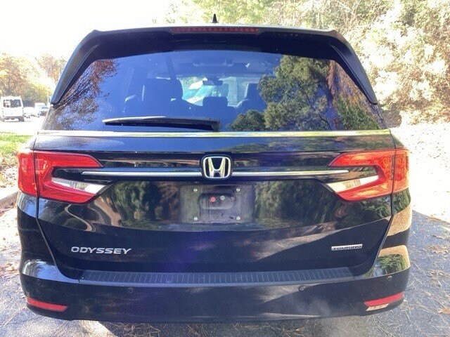 2022 Honda Odyssey Touring photo 3