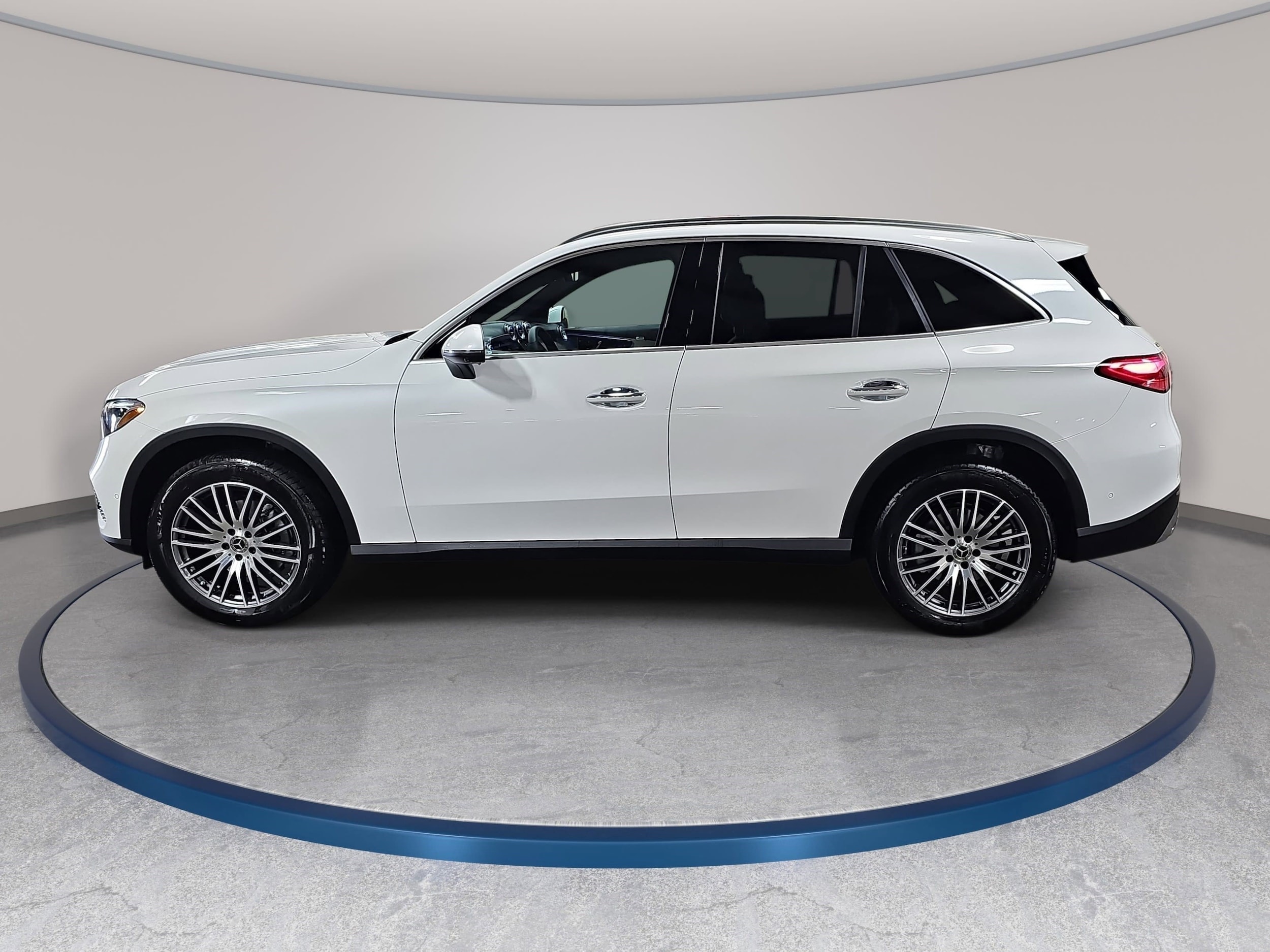 2026 Mercedes-Benz GLC Base - Photo 8